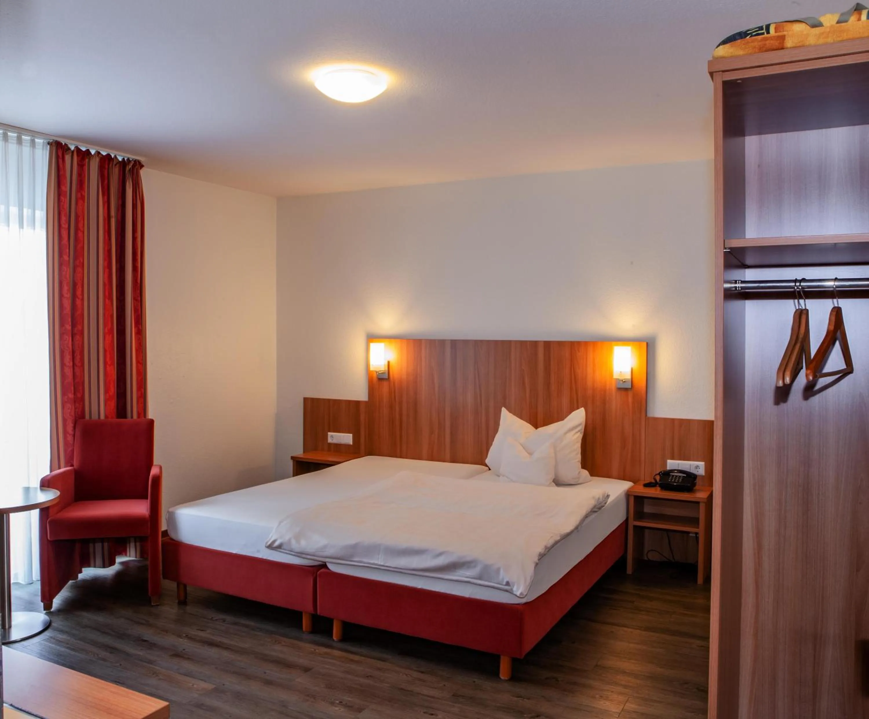 Photo of the whole room, Bed in Hotel Grauleshof