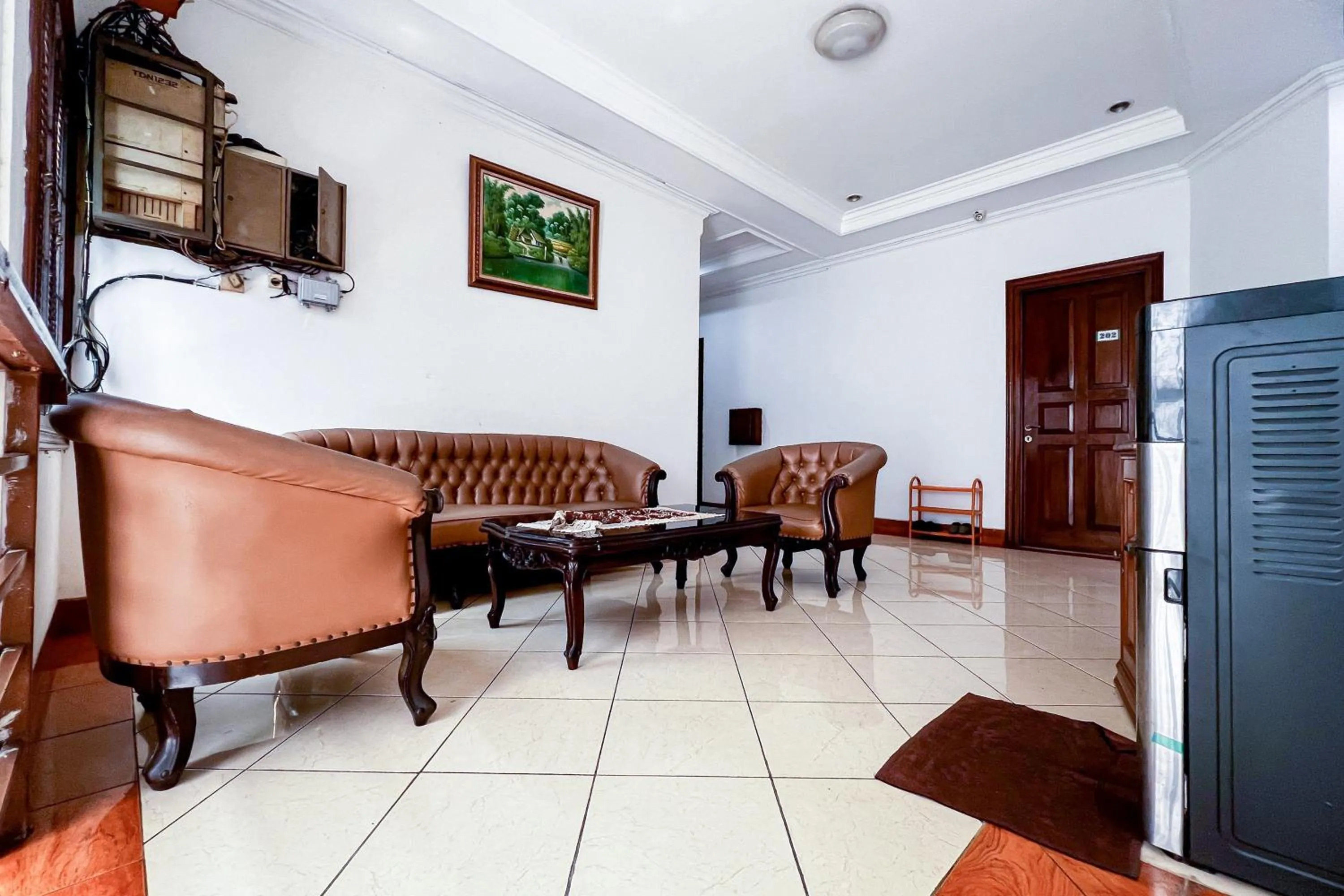 Seating area in House Of Livina Mitra RedDoorz
