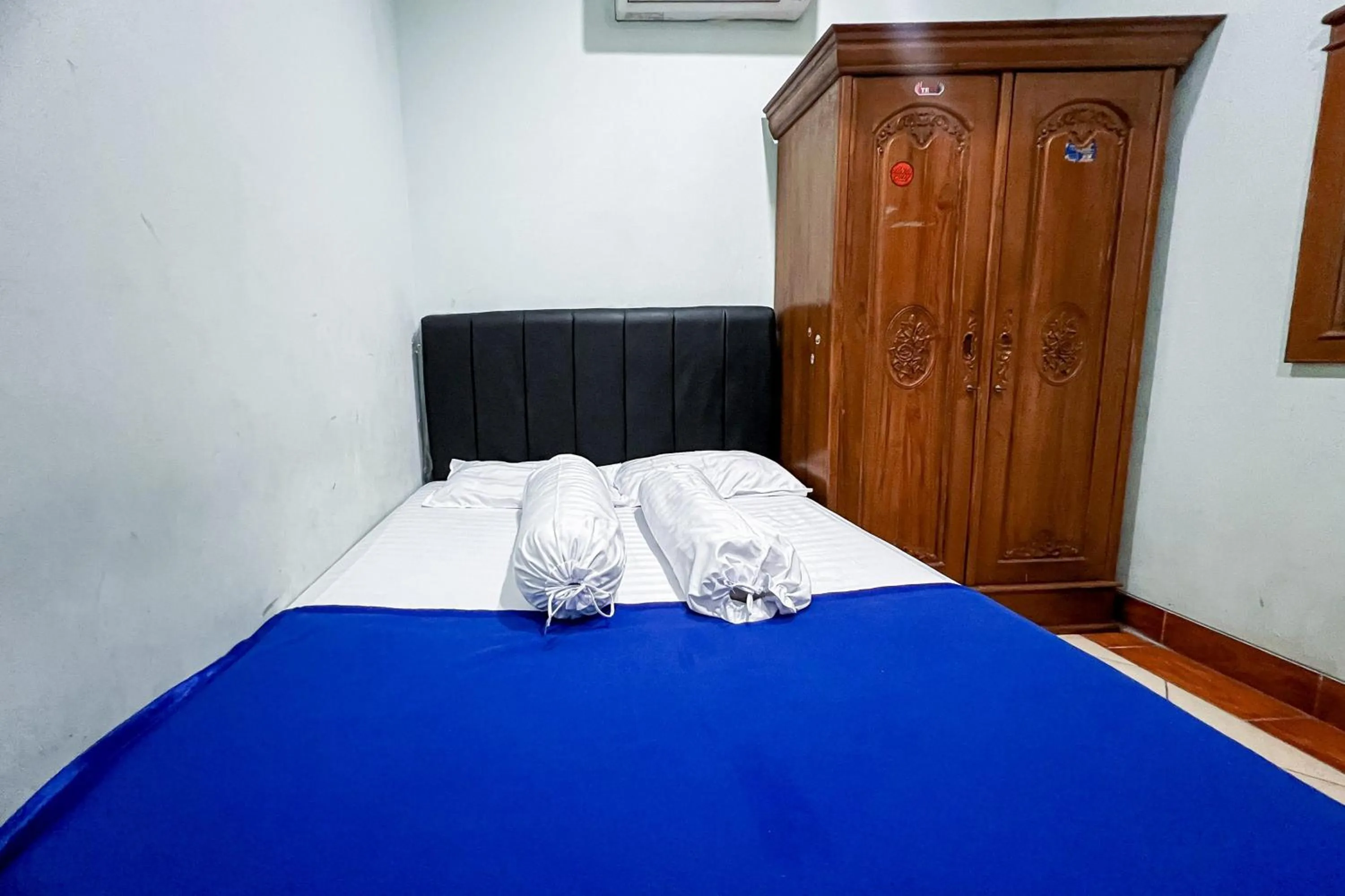 Bed in House Of Livina Mitra RedDoorz