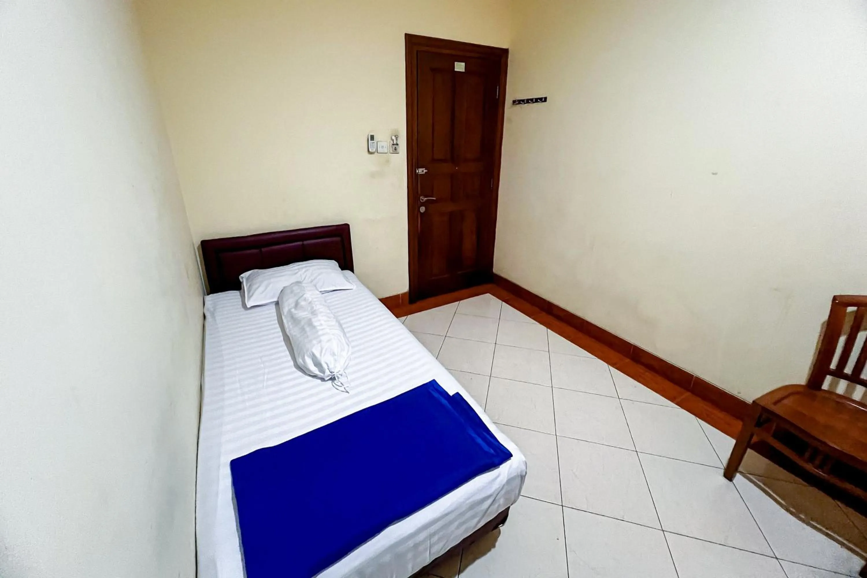 Bed in House Of Livina Mitra RedDoorz