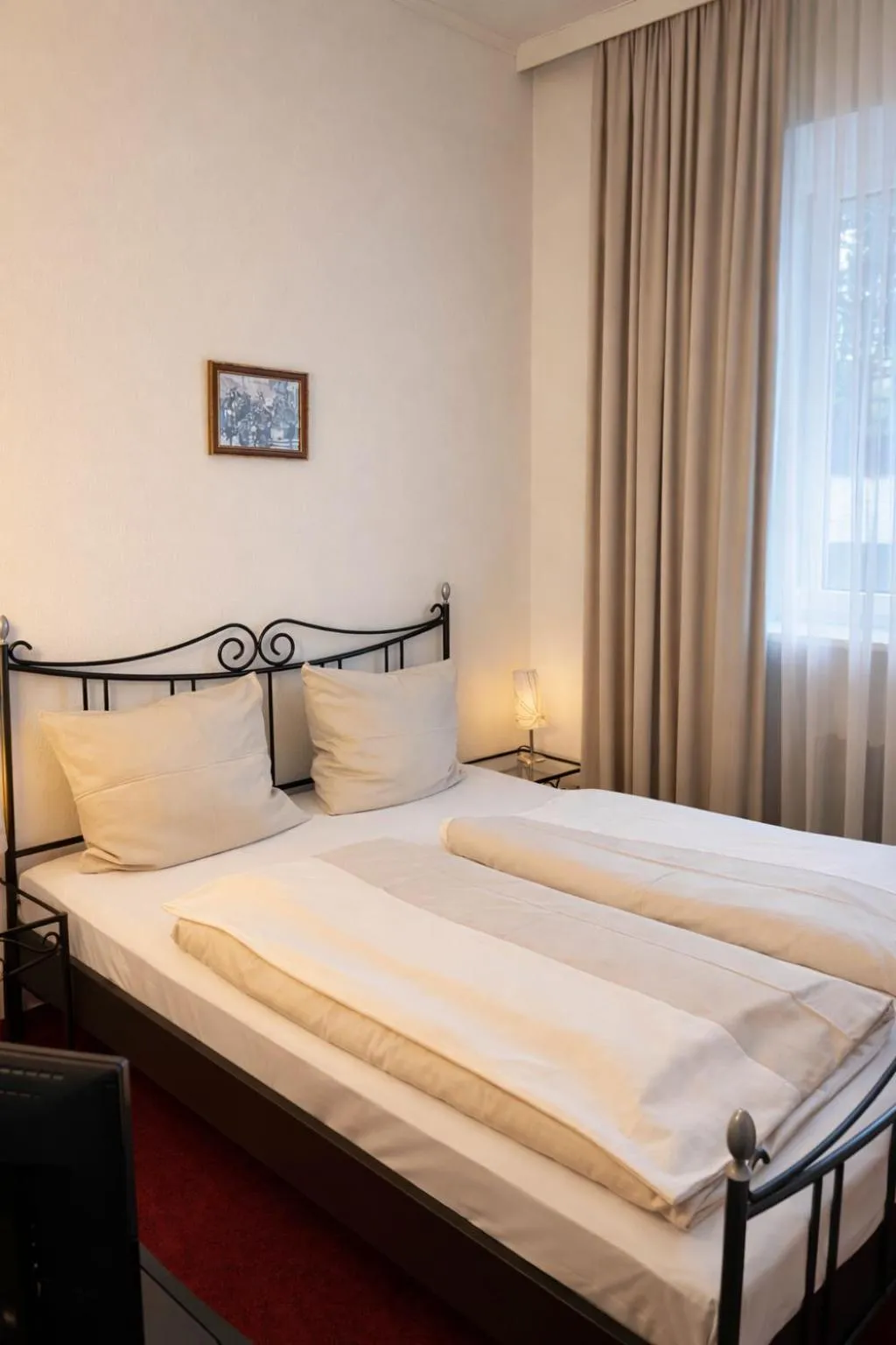 Photo of the whole room, Bed in Laimer Hof am Schloss Nymphenburg