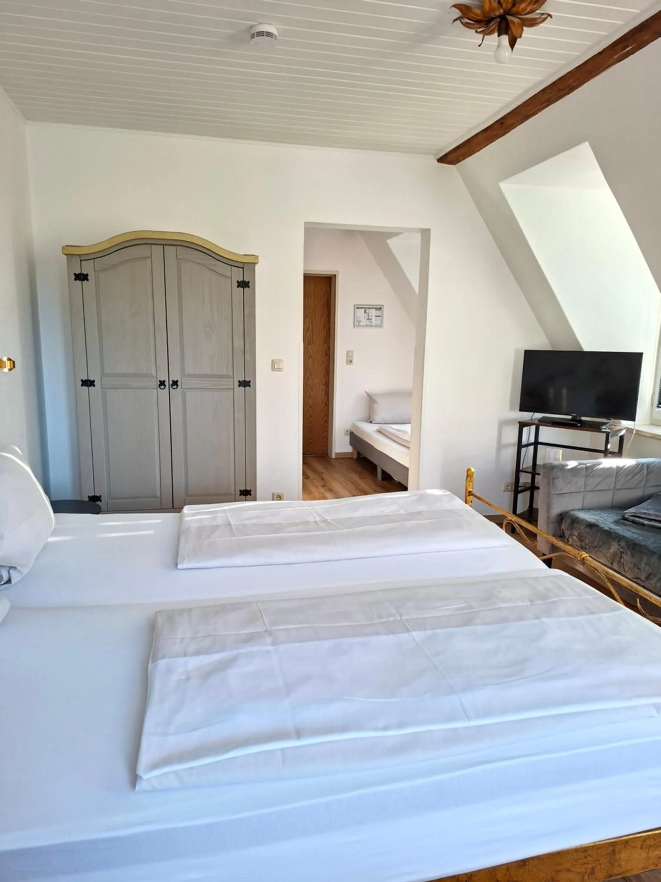 Photo of the whole room, Bed in Laimer Hof am Schloss Nymphenburg