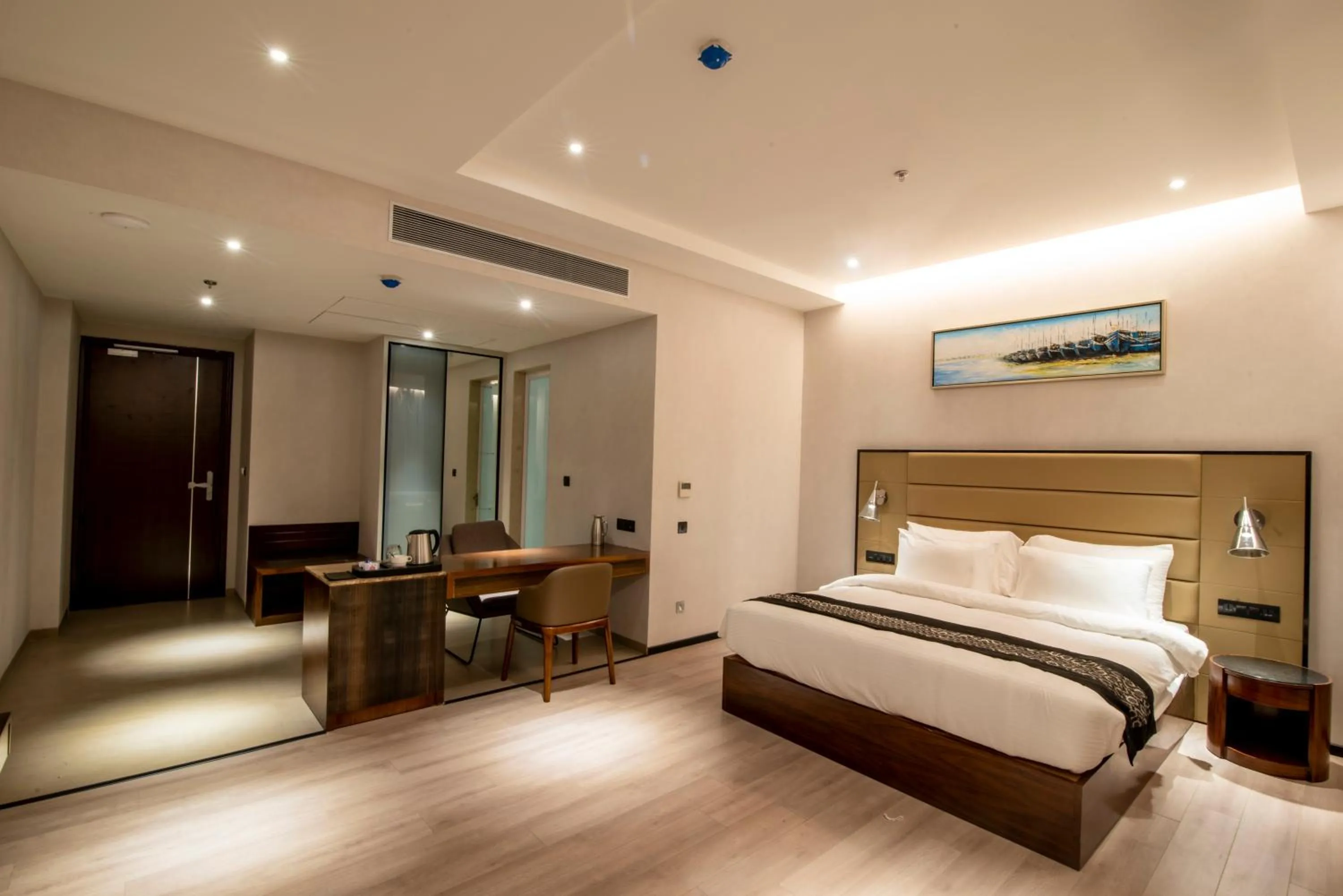 Photo of the whole room, Bed in Enrise by Sayaji Nashik