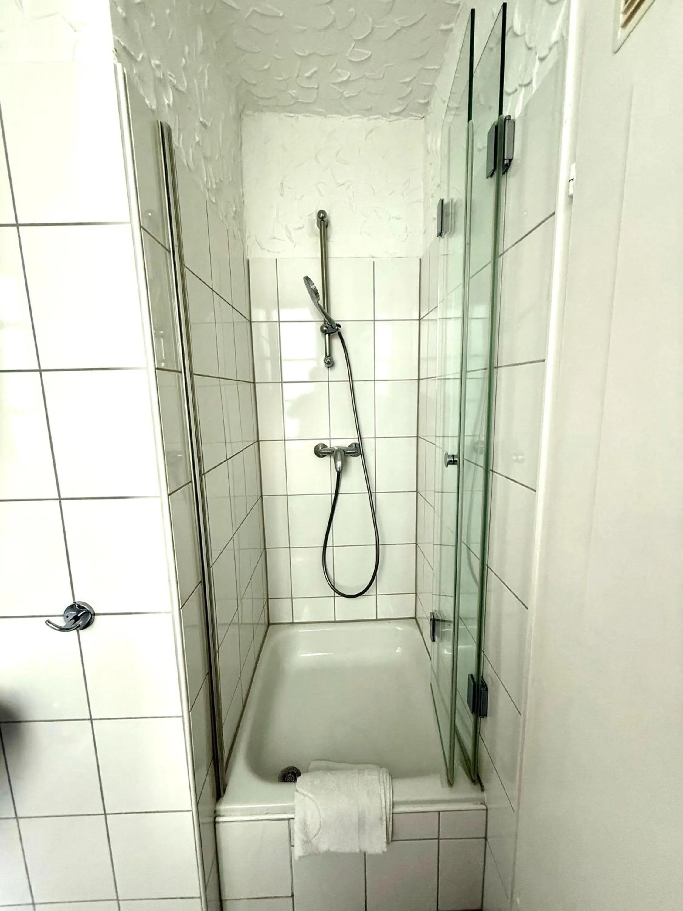 Shower in Hotel und Restaurant Löwenbräu Köln
