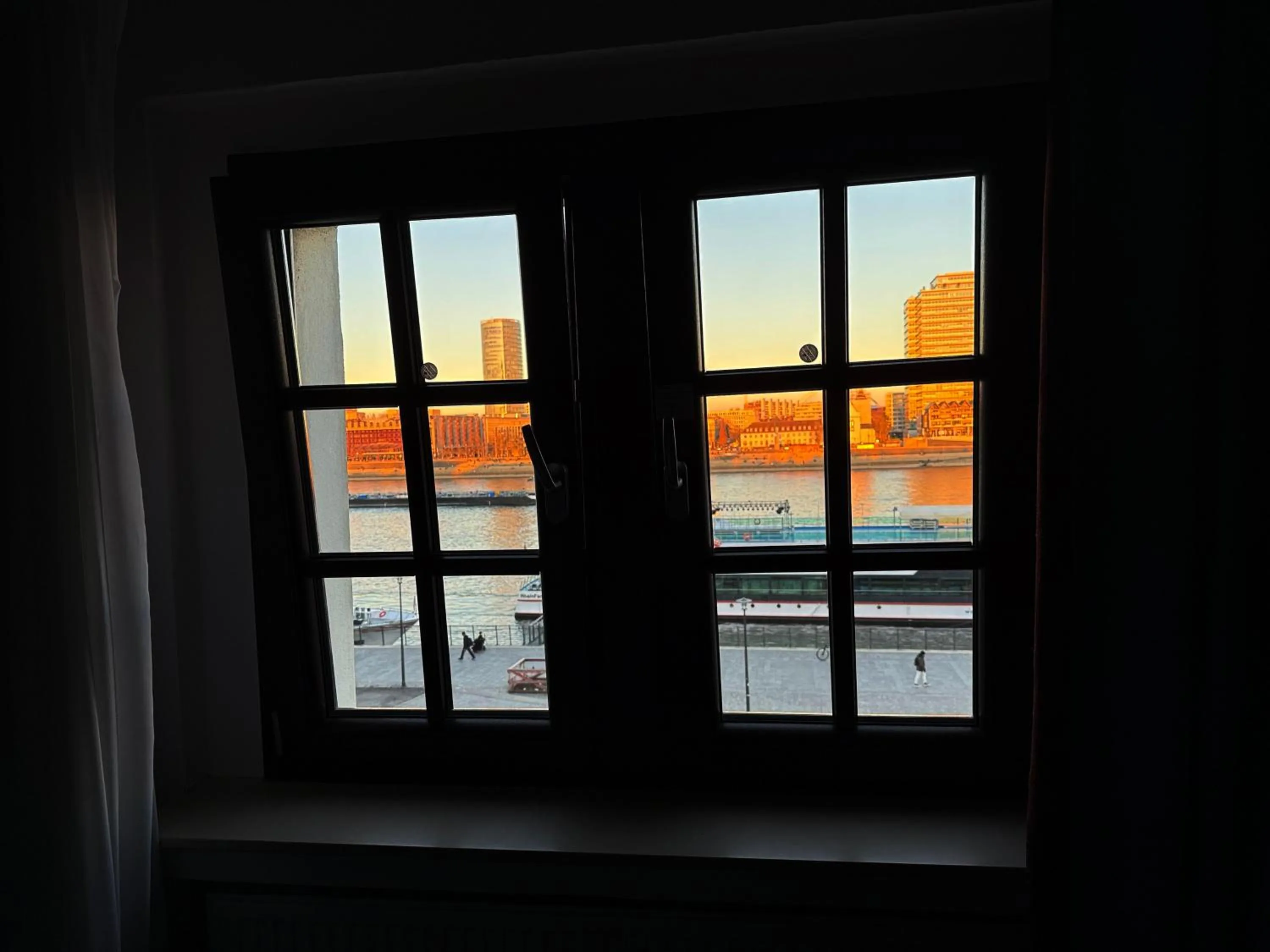 River view in Hotel und Restaurant Löwenbräu Köln