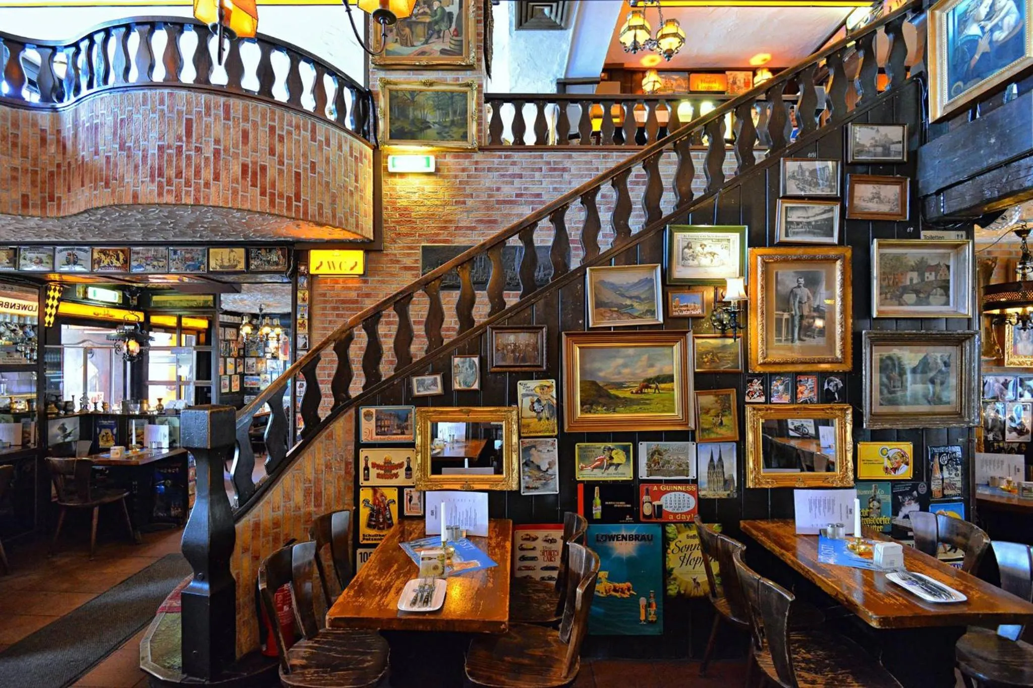 Restaurant/places to eat in Hotel und Restaurant Löwenbräu Köln