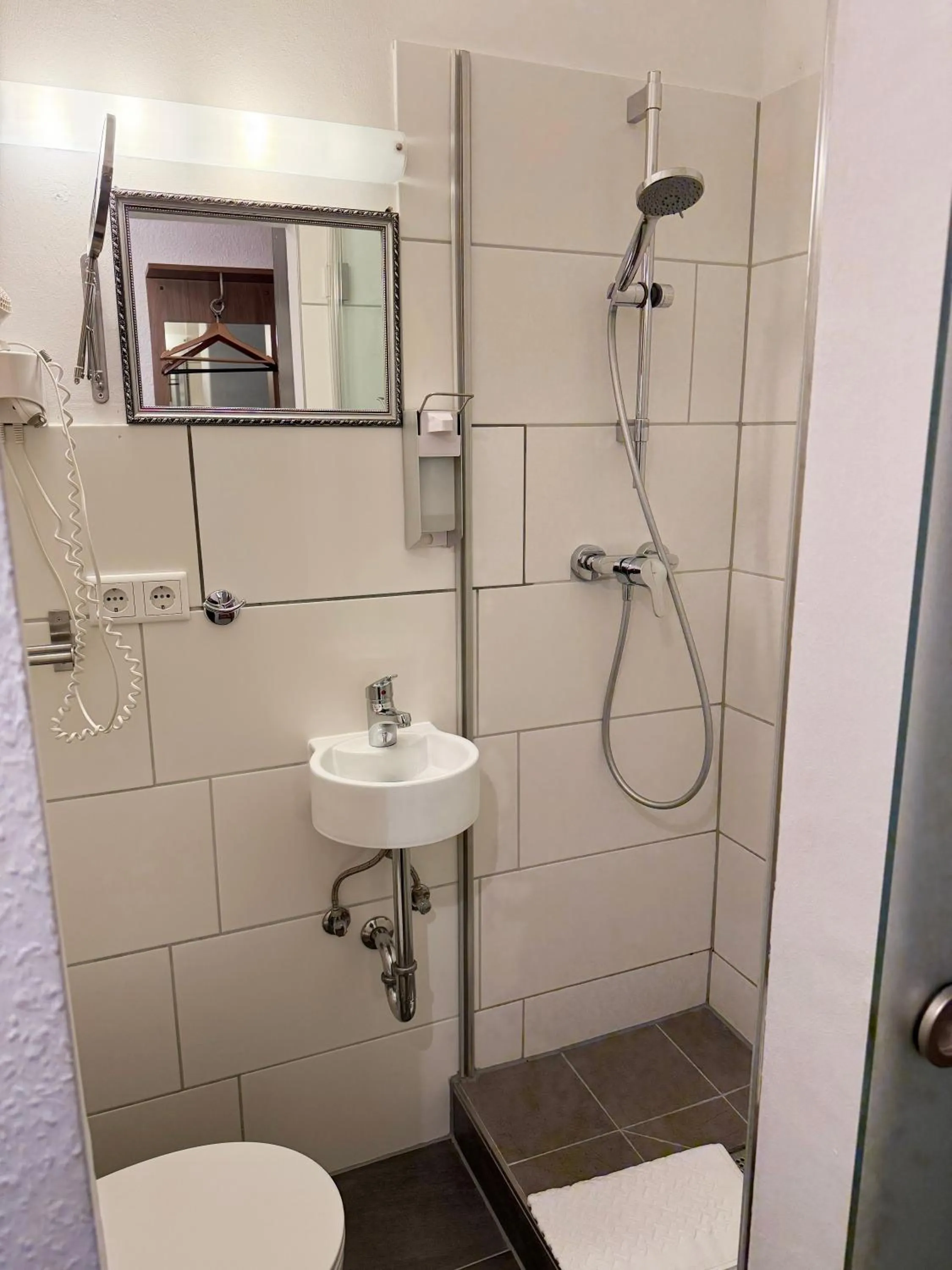 Bathroom in Hotel und Restaurant Löwenbräu Köln