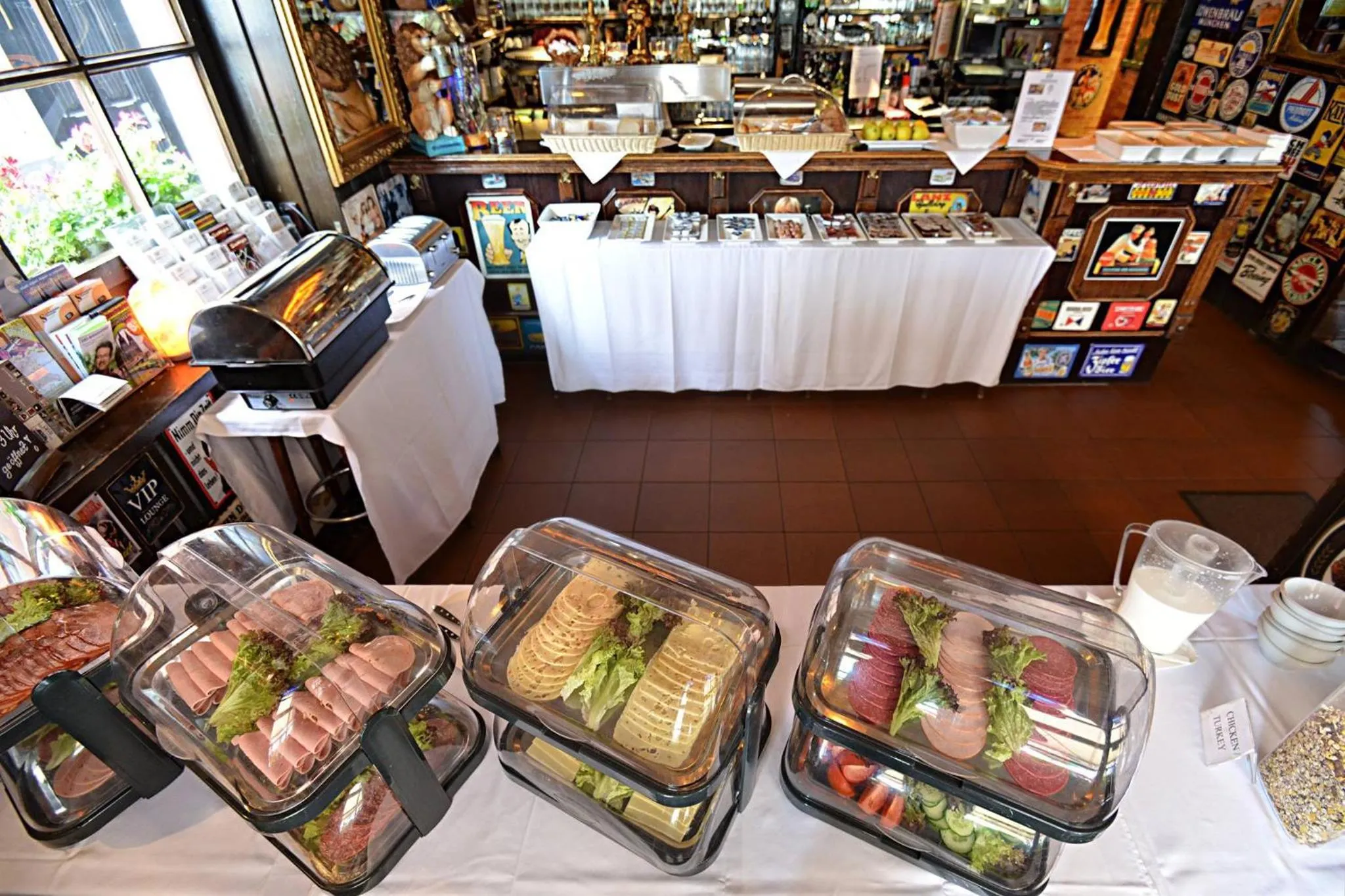 Continental breakfast in Hotel und Restaurant Löwenbräu Köln