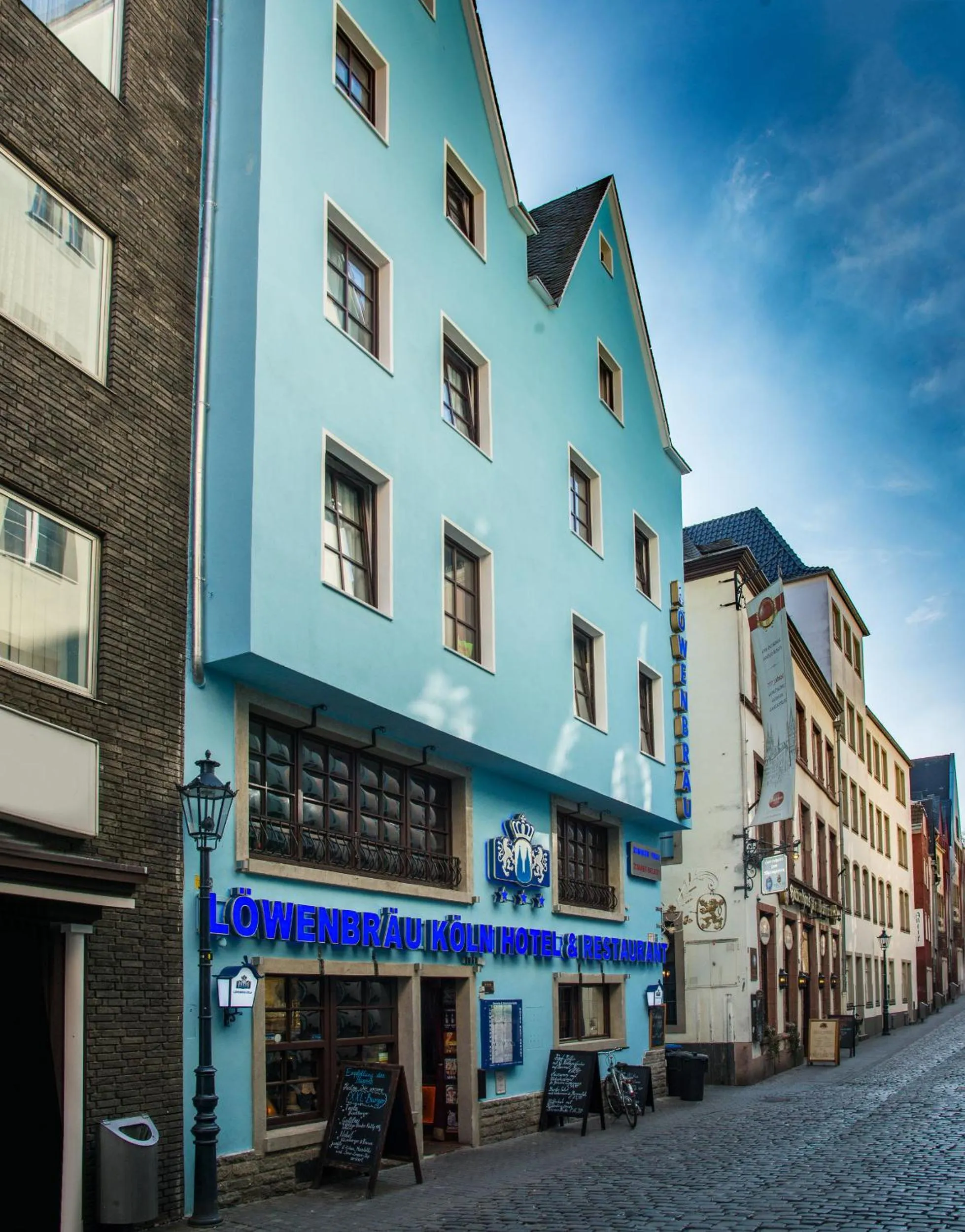 Property building in Hotel und Restaurant Löwenbräu Köln