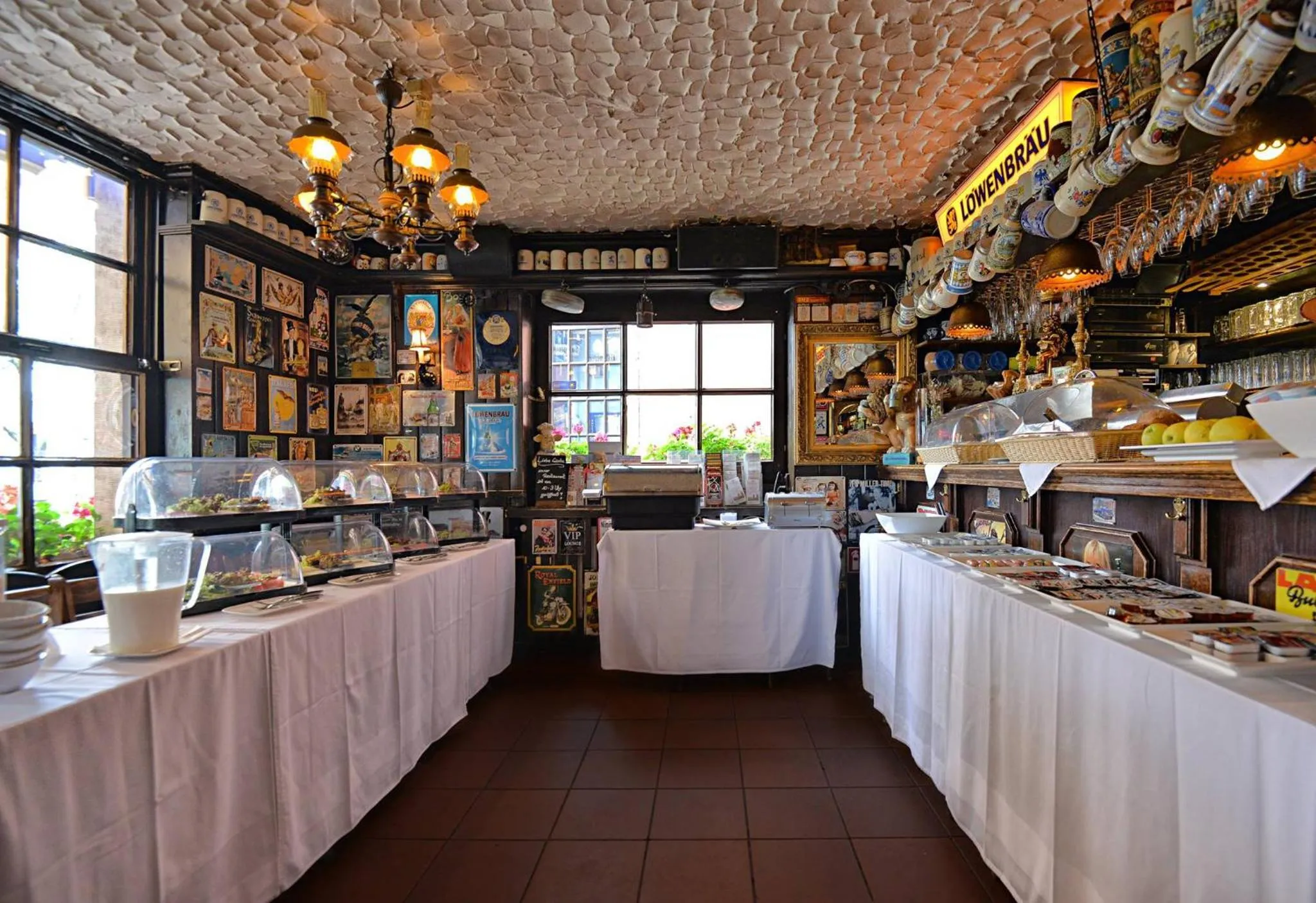 Buffet breakfast in Hotel und Restaurant Löwenbräu Köln