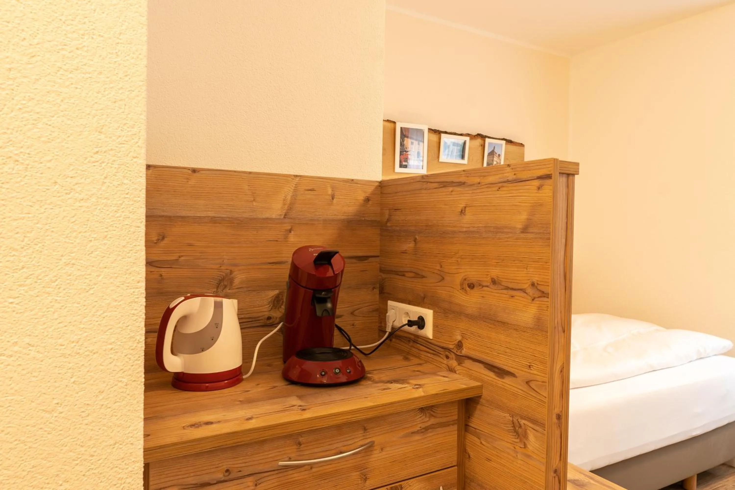 Bed in Hotel Post mit Klimaanlage