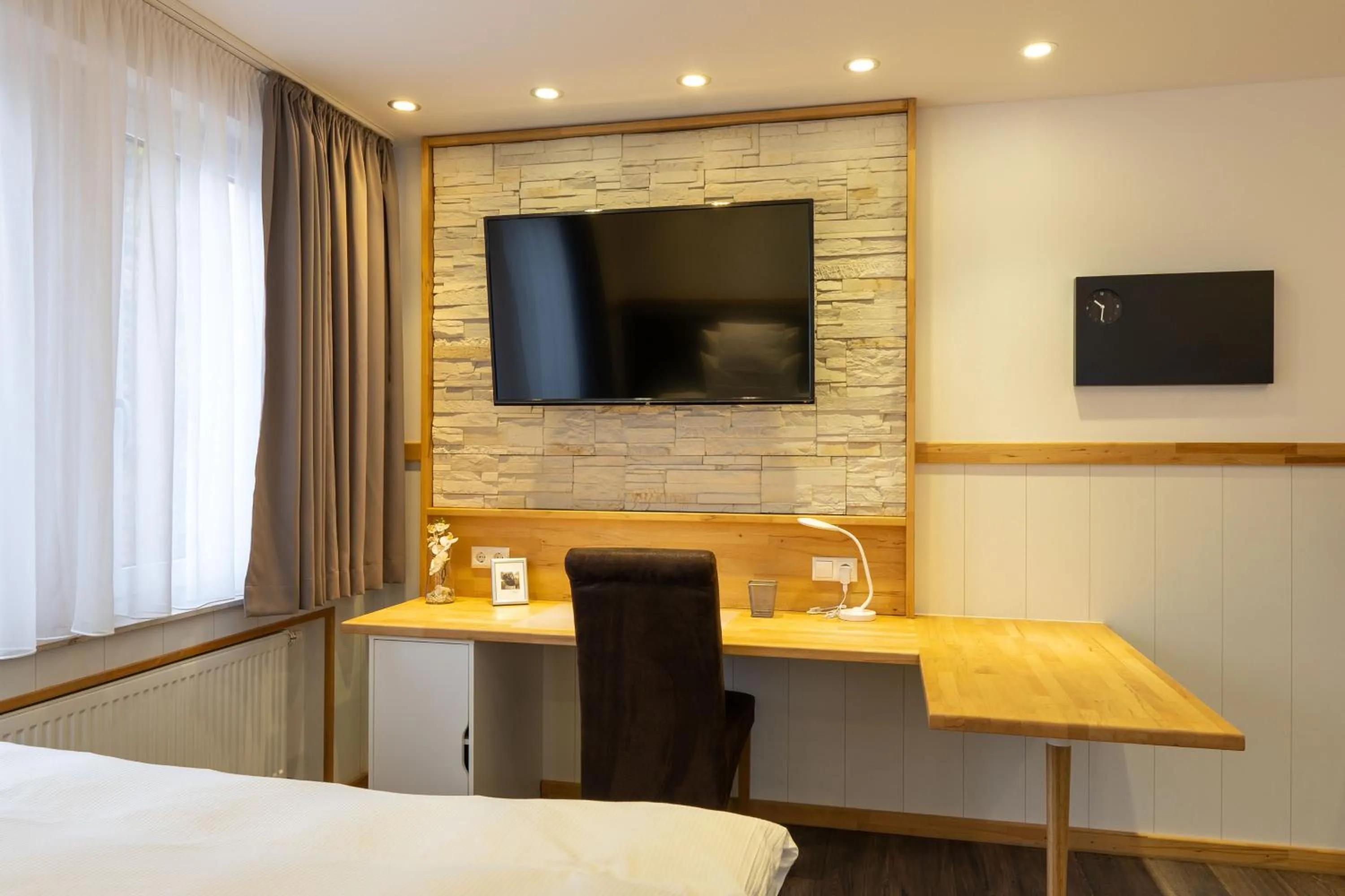 Bed in Hotel Post mit Klimaanlage