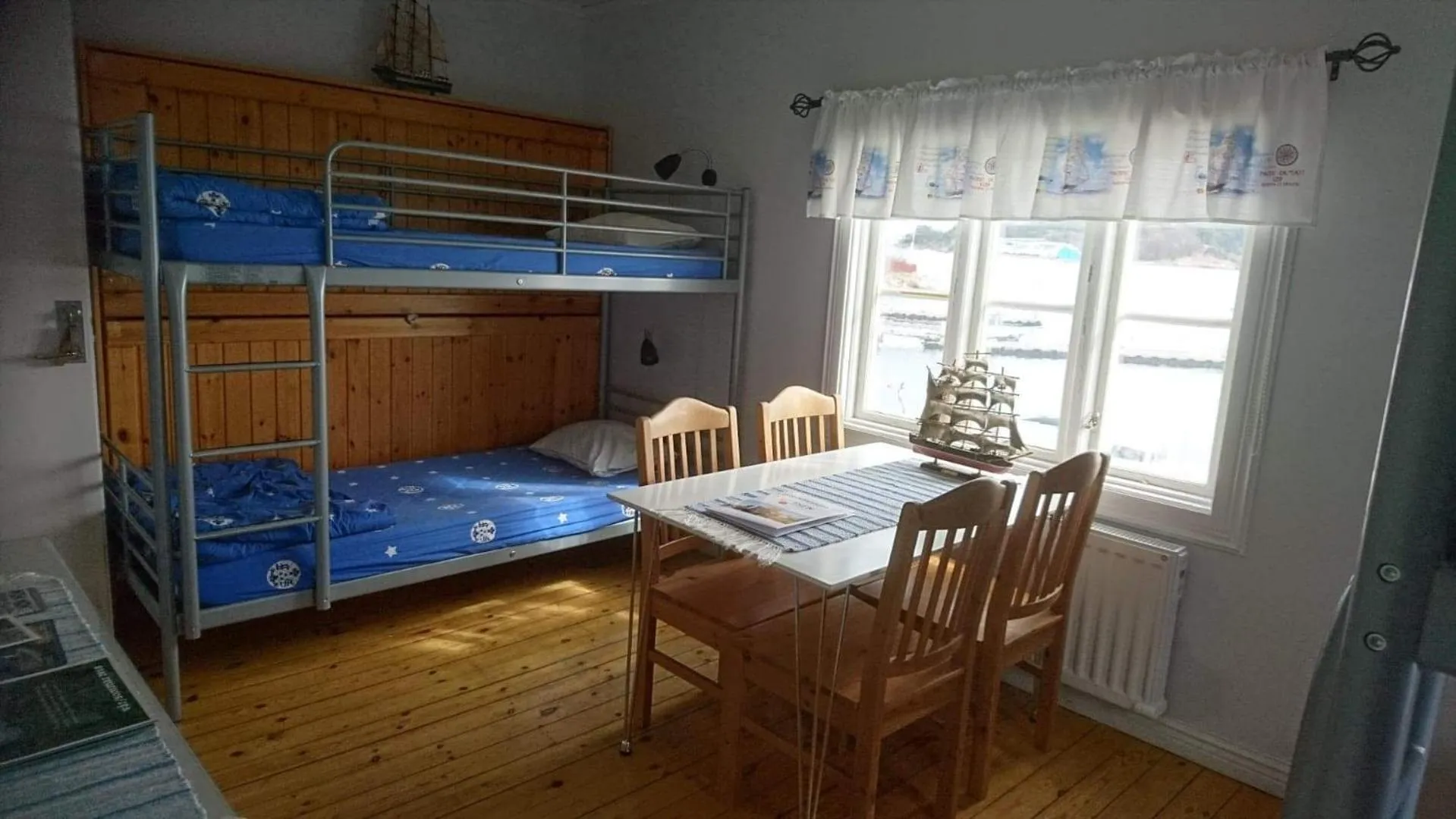 bunk bed, Bed in Vandrarhemmet Lotsen