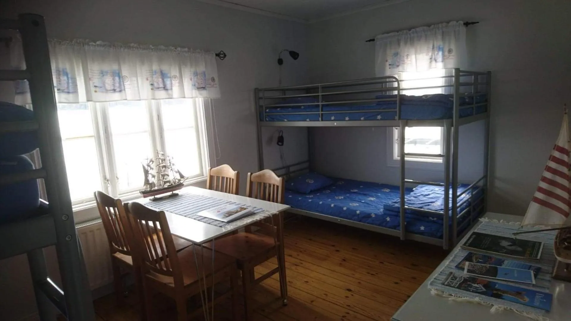 bunk bed, Bed in Vandrarhemmet Lotsen