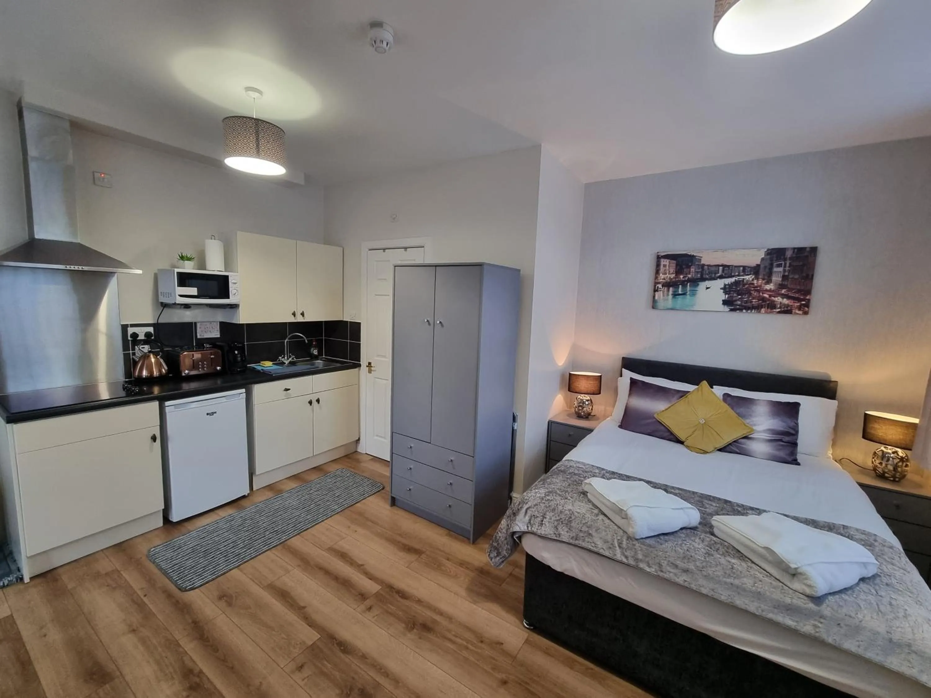 Bed in Ricky Road Guest House - Premium