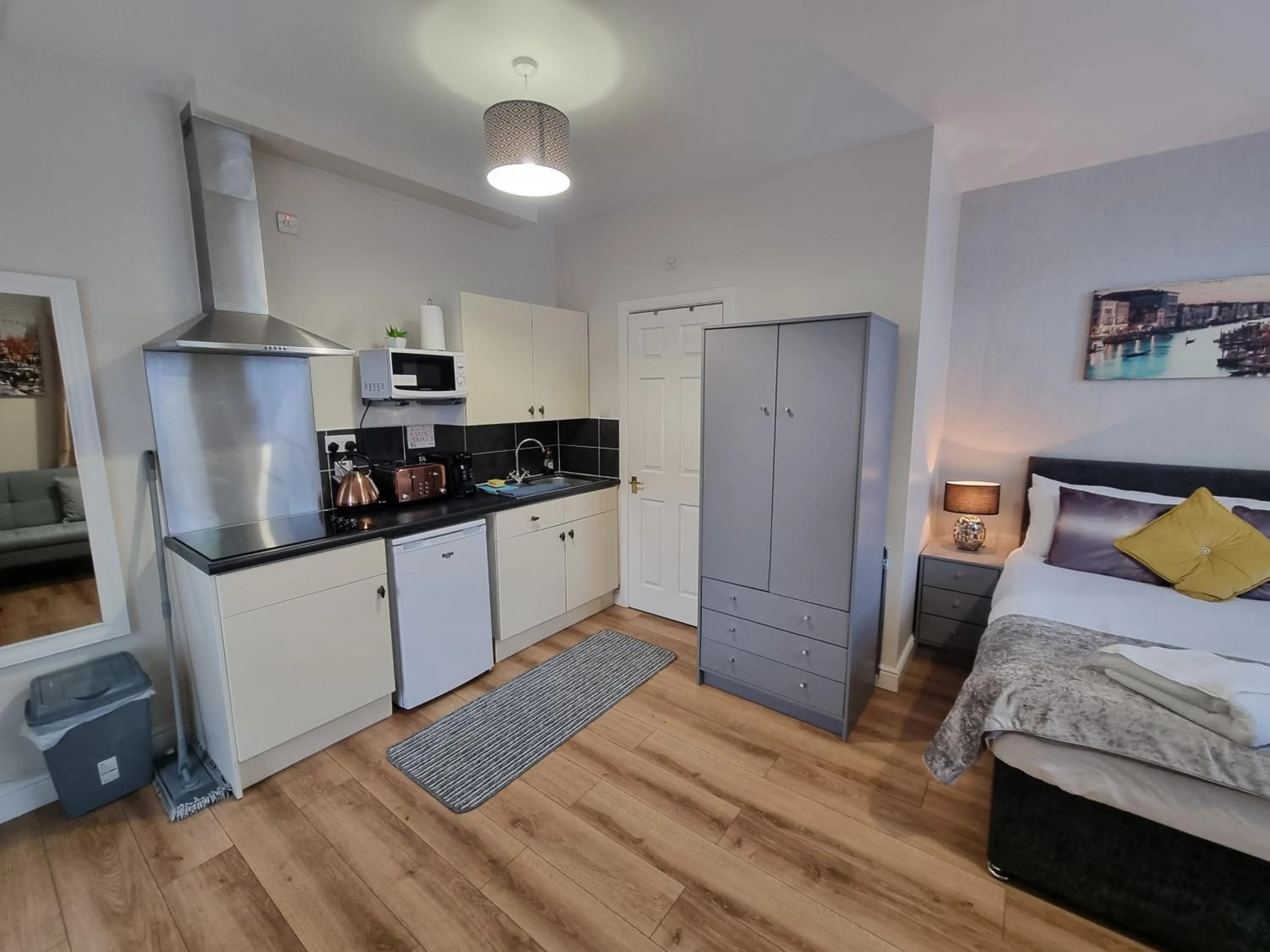 Bed in Ricky Road Guest House - Premium