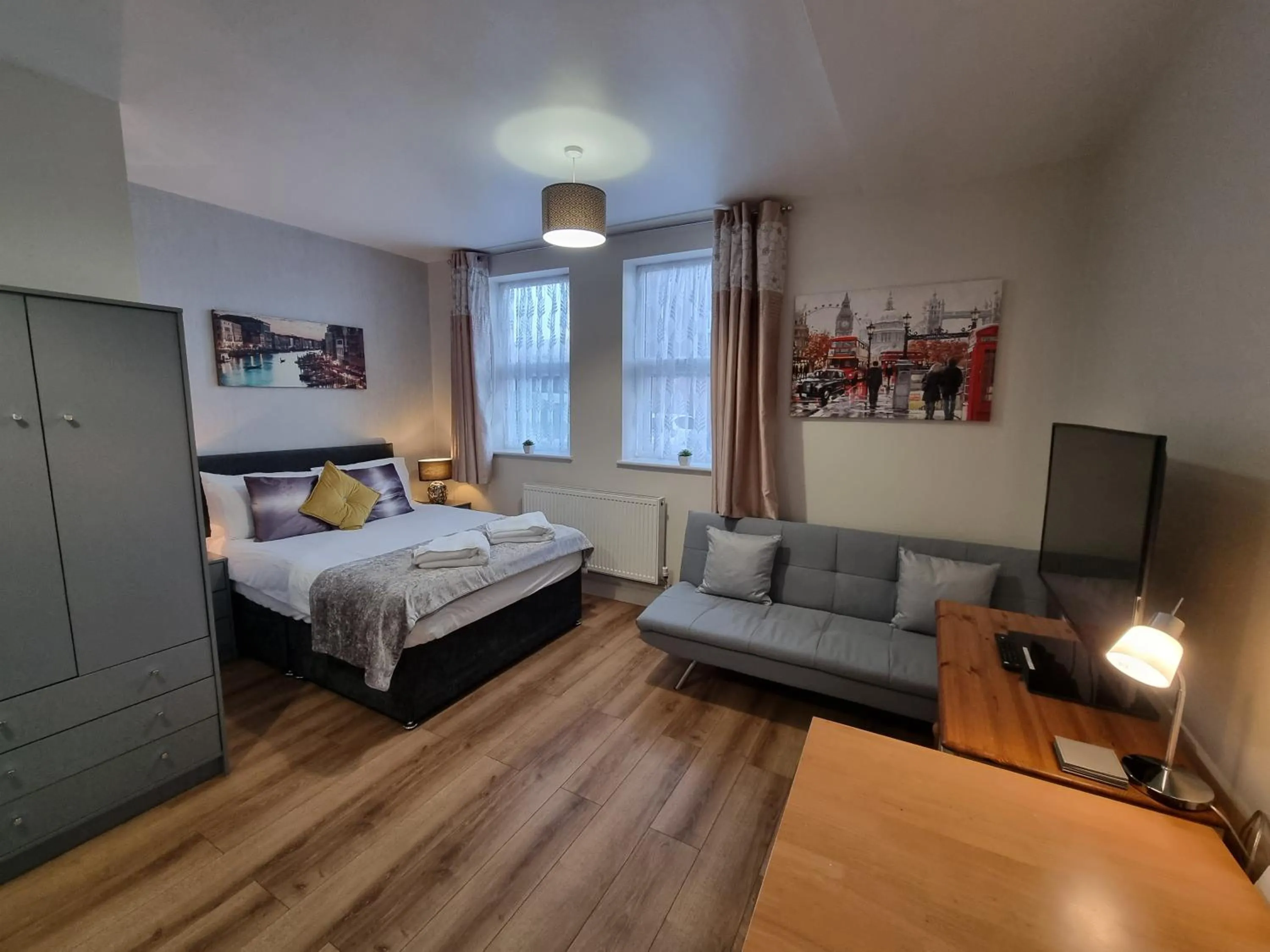 Bed in Ricky Road Guest House - Premium