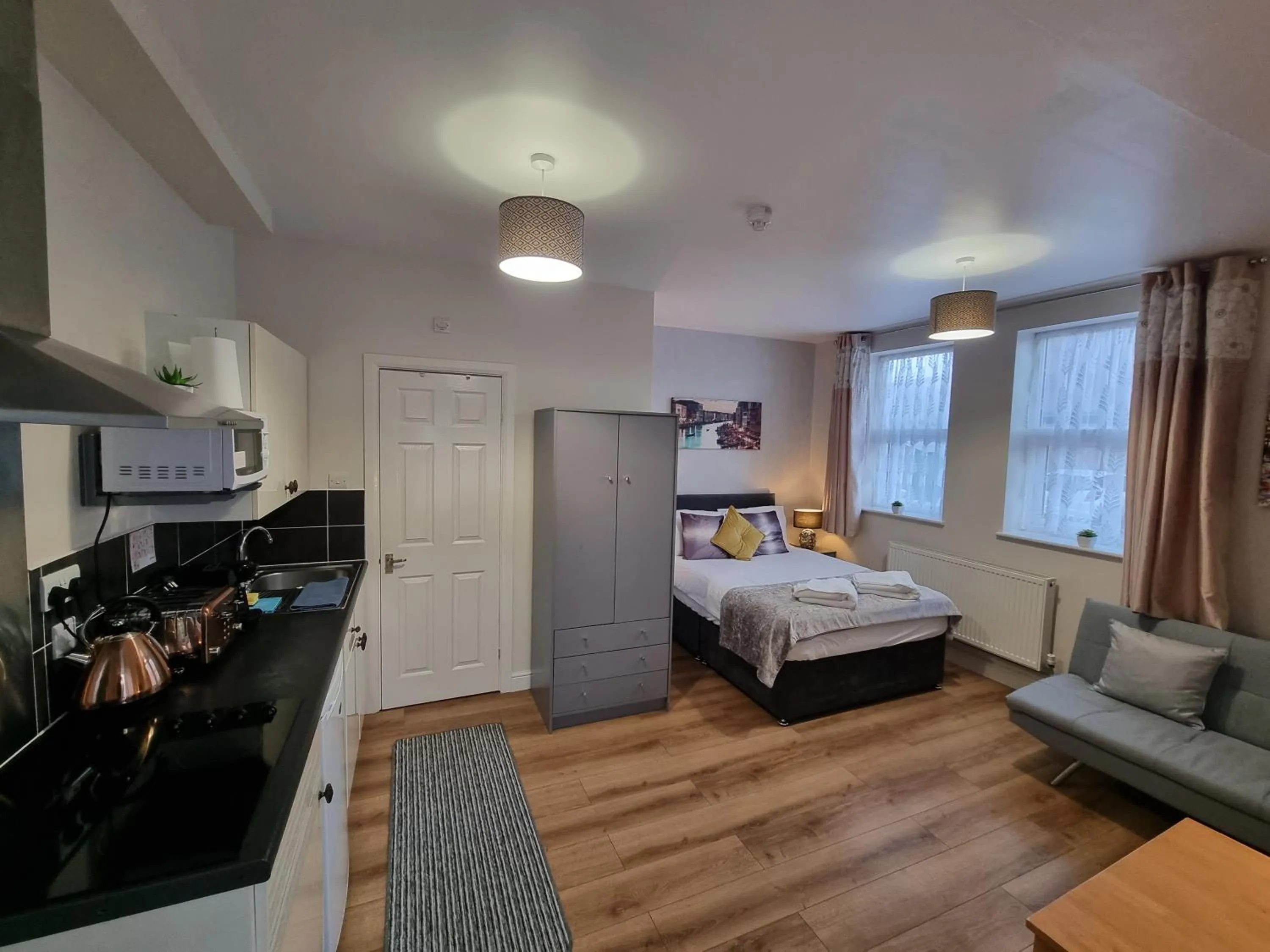 Bed in Ricky Road Guest House - Premium