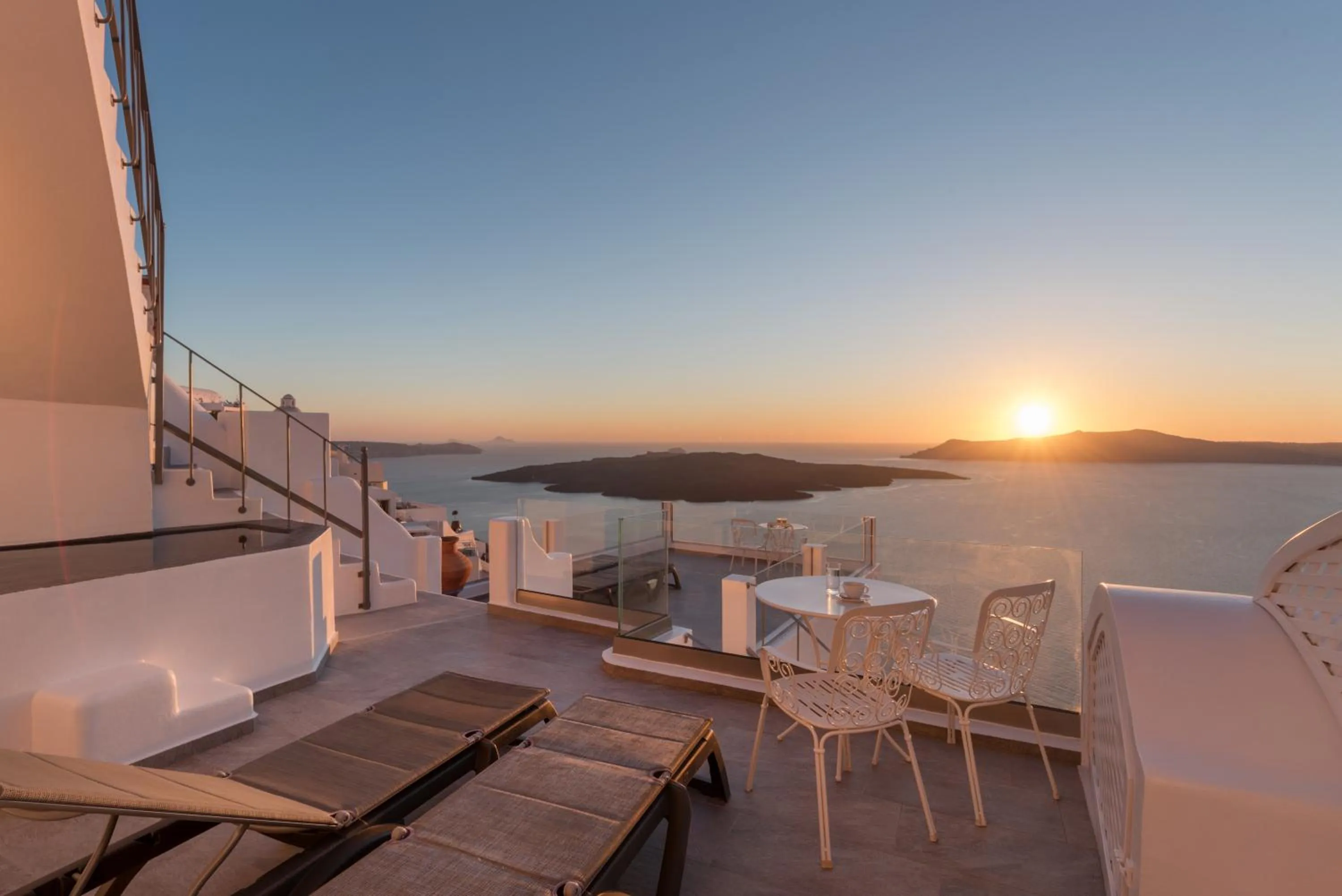 Hot Tub in Villa Renos Hotel