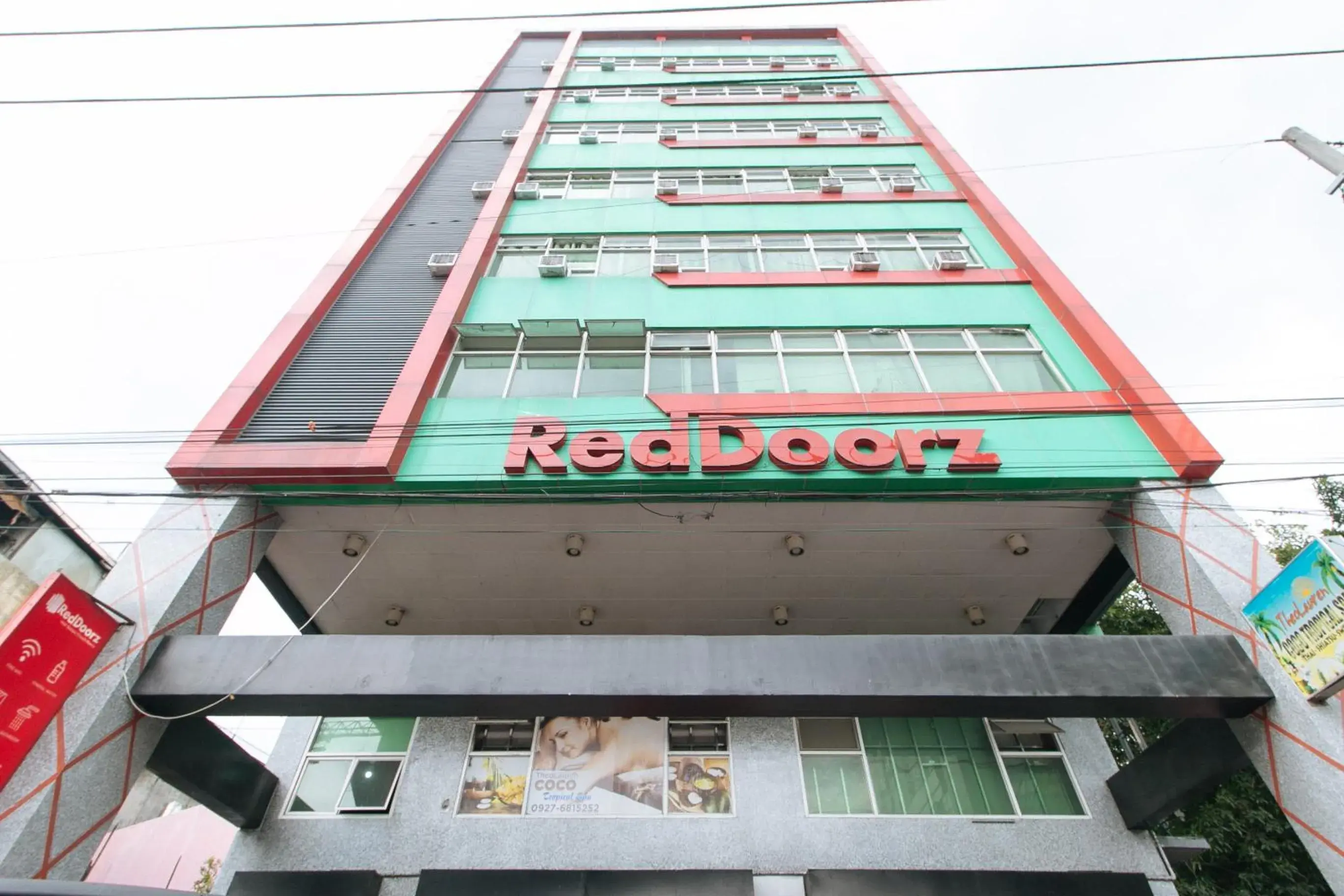 Property building in RedDoorz near Quiapo Church Manila Property building in RedDoorz near Quiapo Church Manila