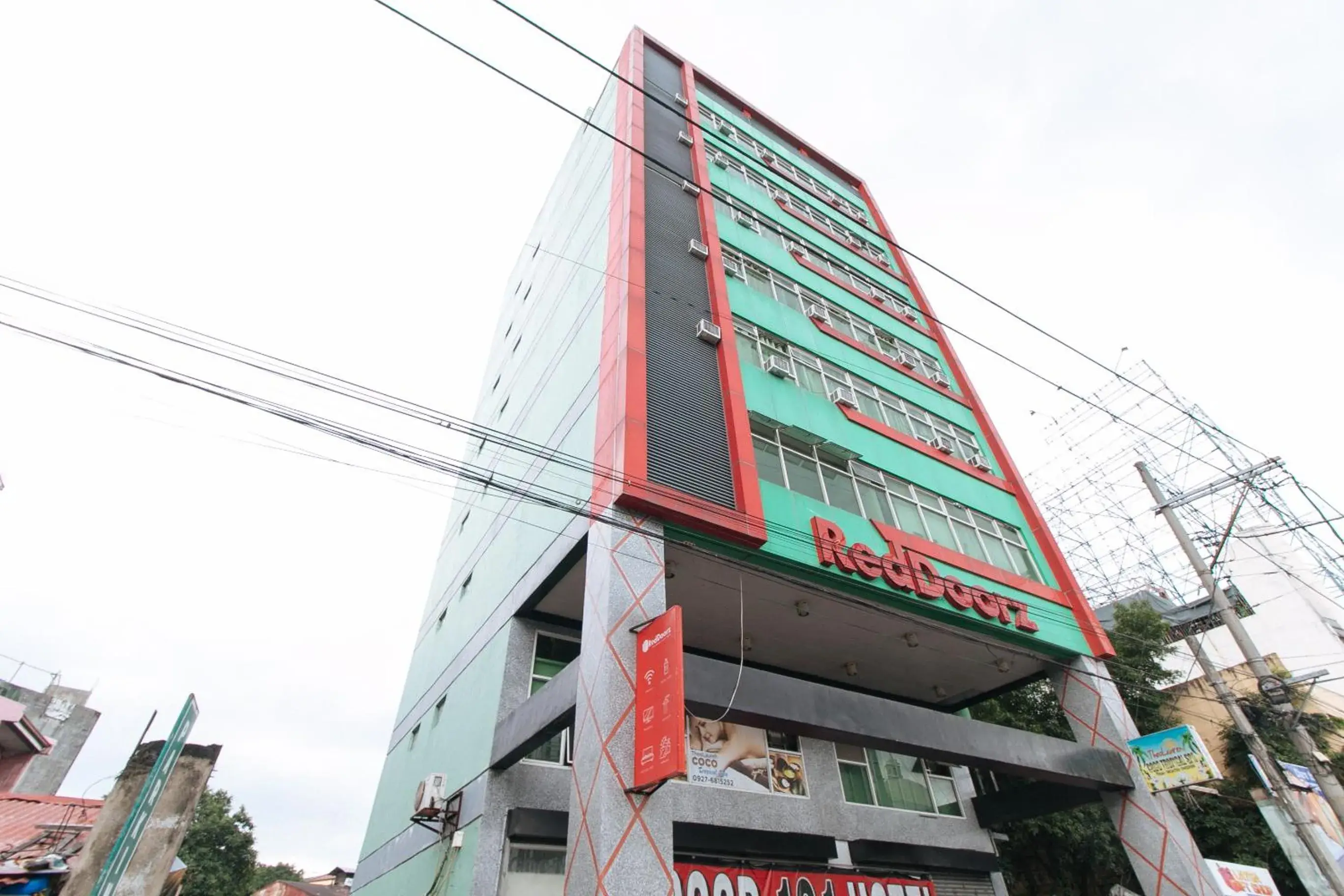 Property building in RedDoorz near Quiapo Church Manila Property building in RedDoorz near Quiapo Church Manila