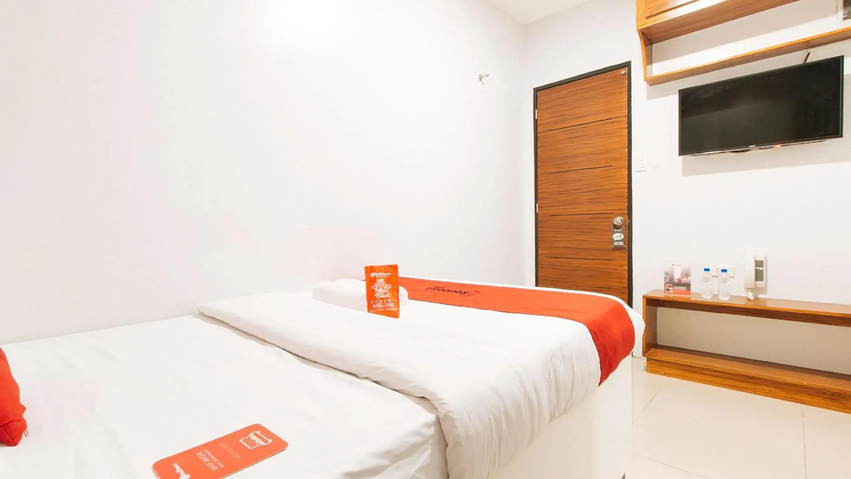 Bed in RedDoorz near Quiapo Church Manila Bed in RedDoorz near Quiapo Church Manila