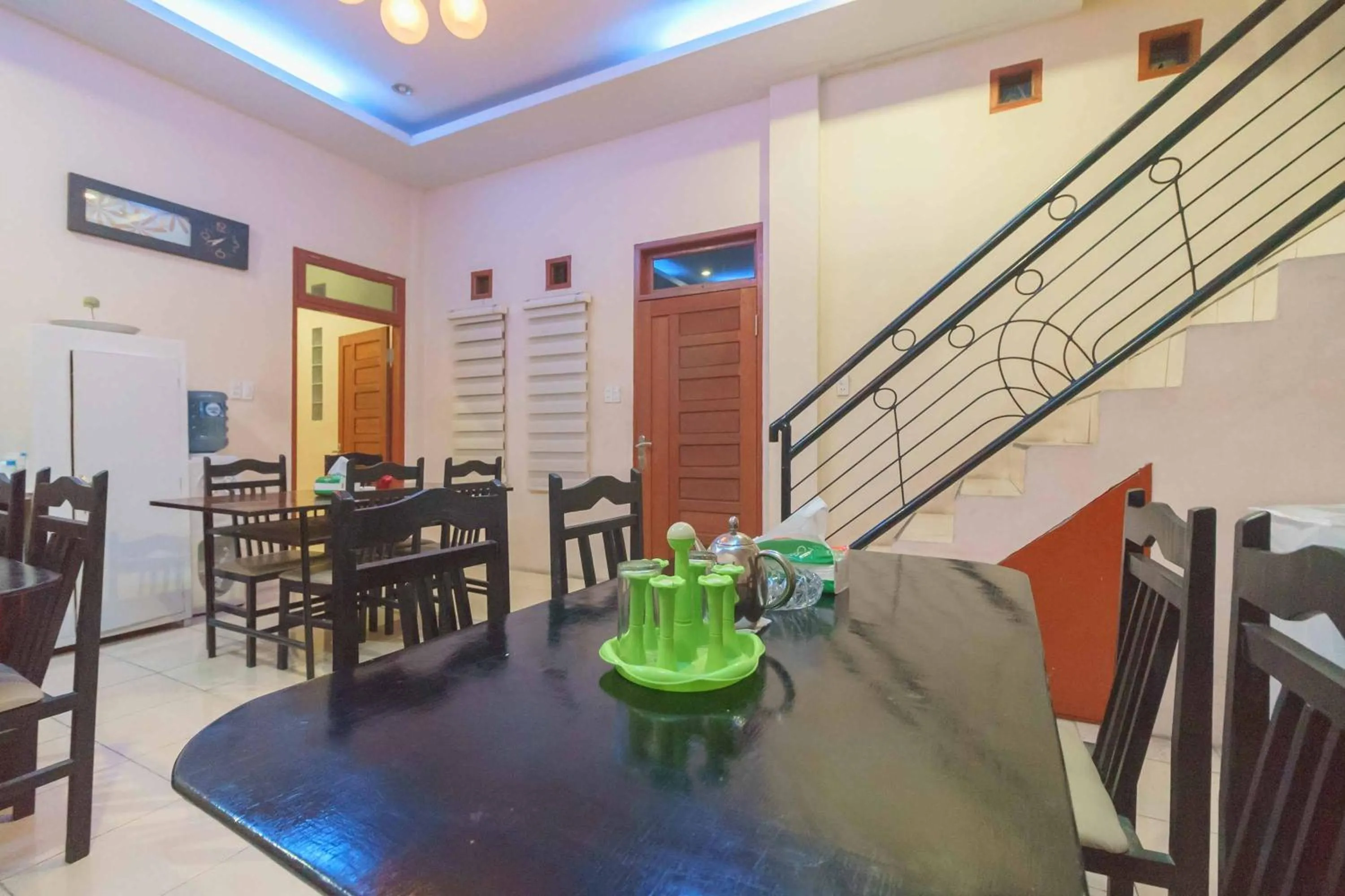 Restaurant/places to eat in RedDoorz @ Haraito Tarutung