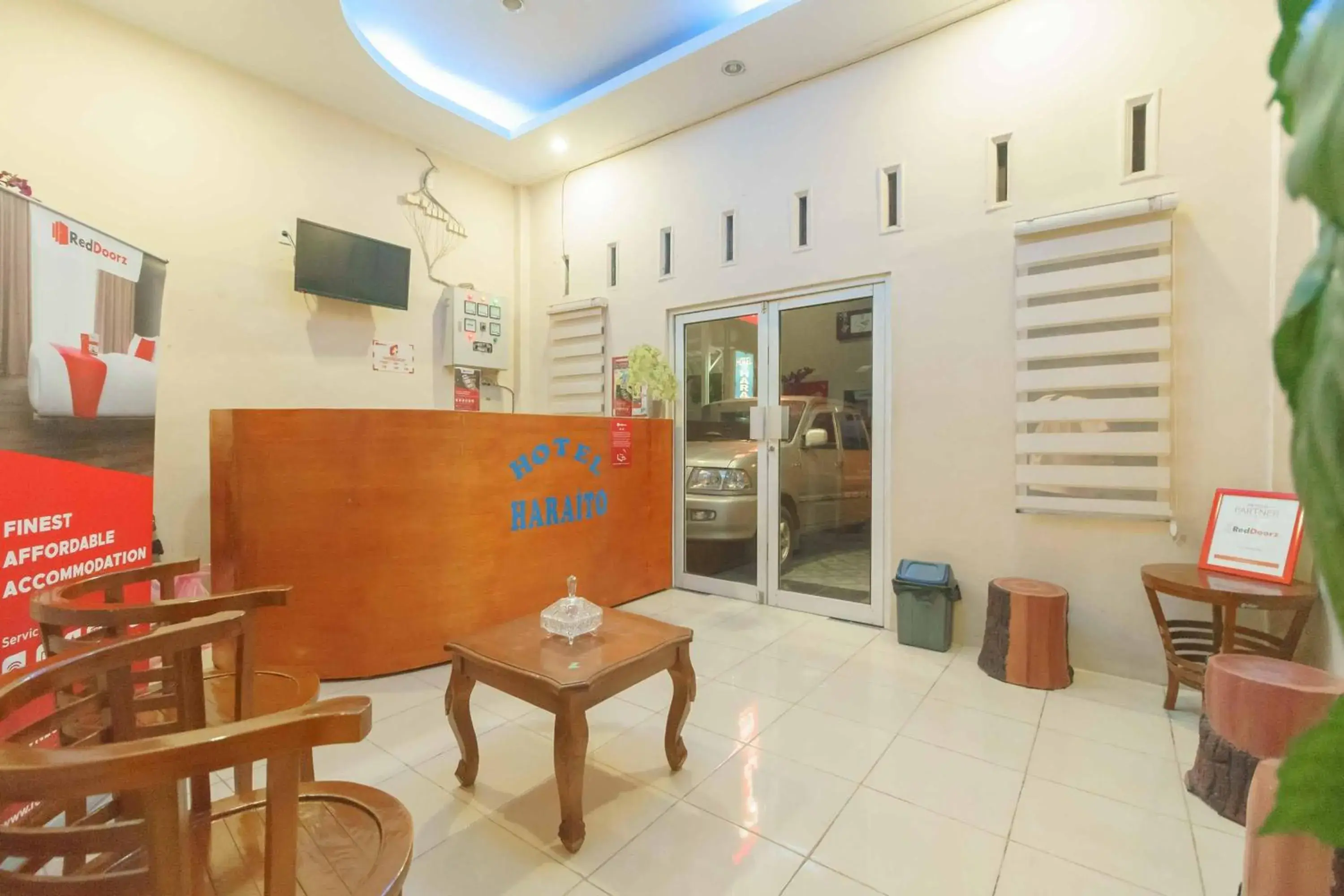 Lobby or reception in RedDoorz @ Haraito Tarutung Lobby or reception in RedDoorz @ Haraito Tarutung