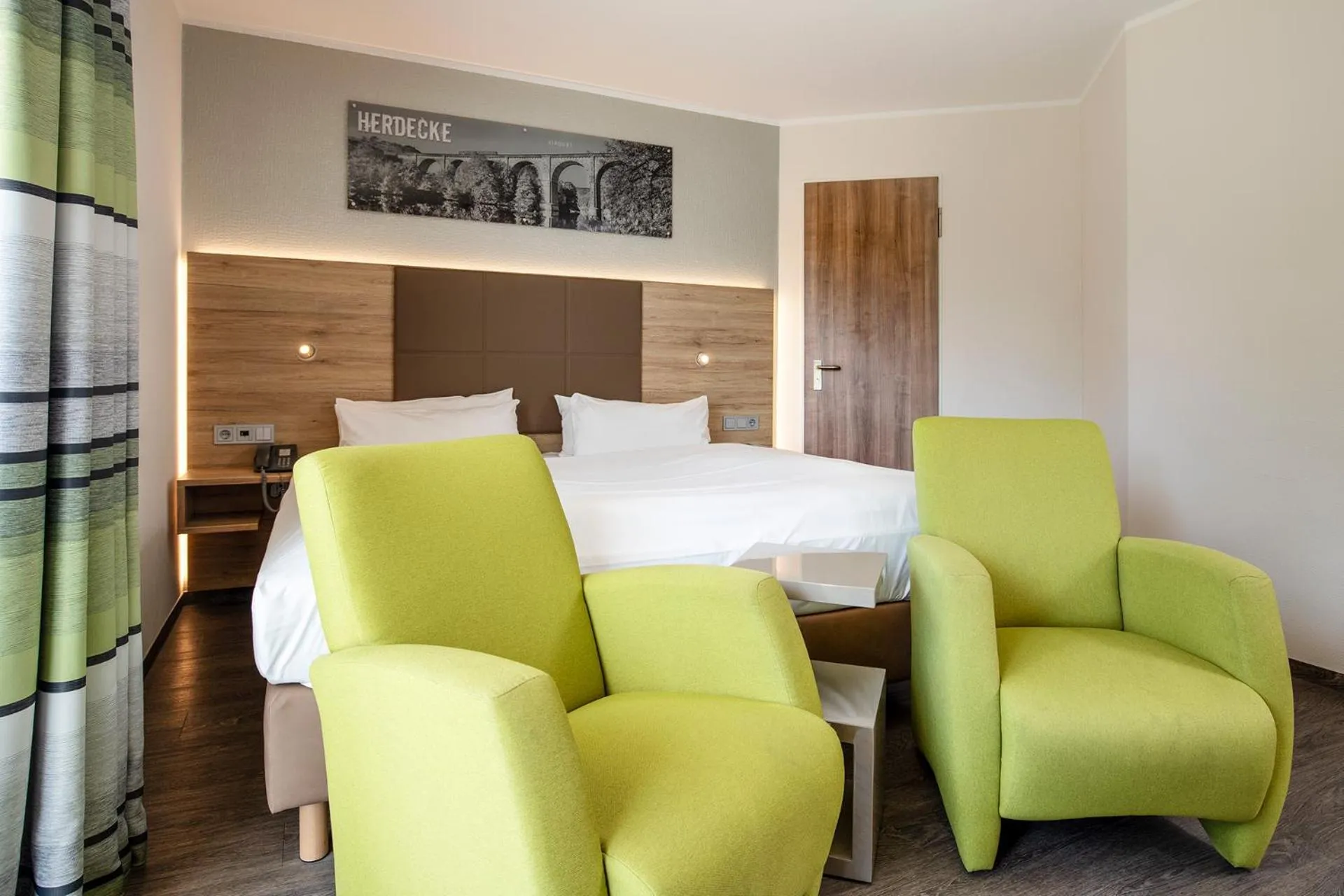 Bedroom, Bed in Ringhotel Zweibruecker Hof