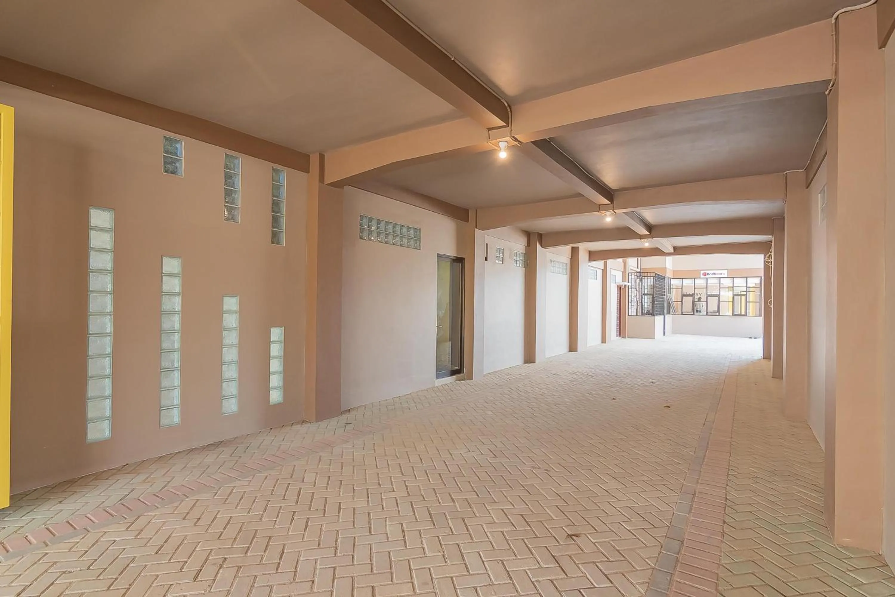 Area and facilities in RedDoorz Plus near Taman Budaya Samarinda