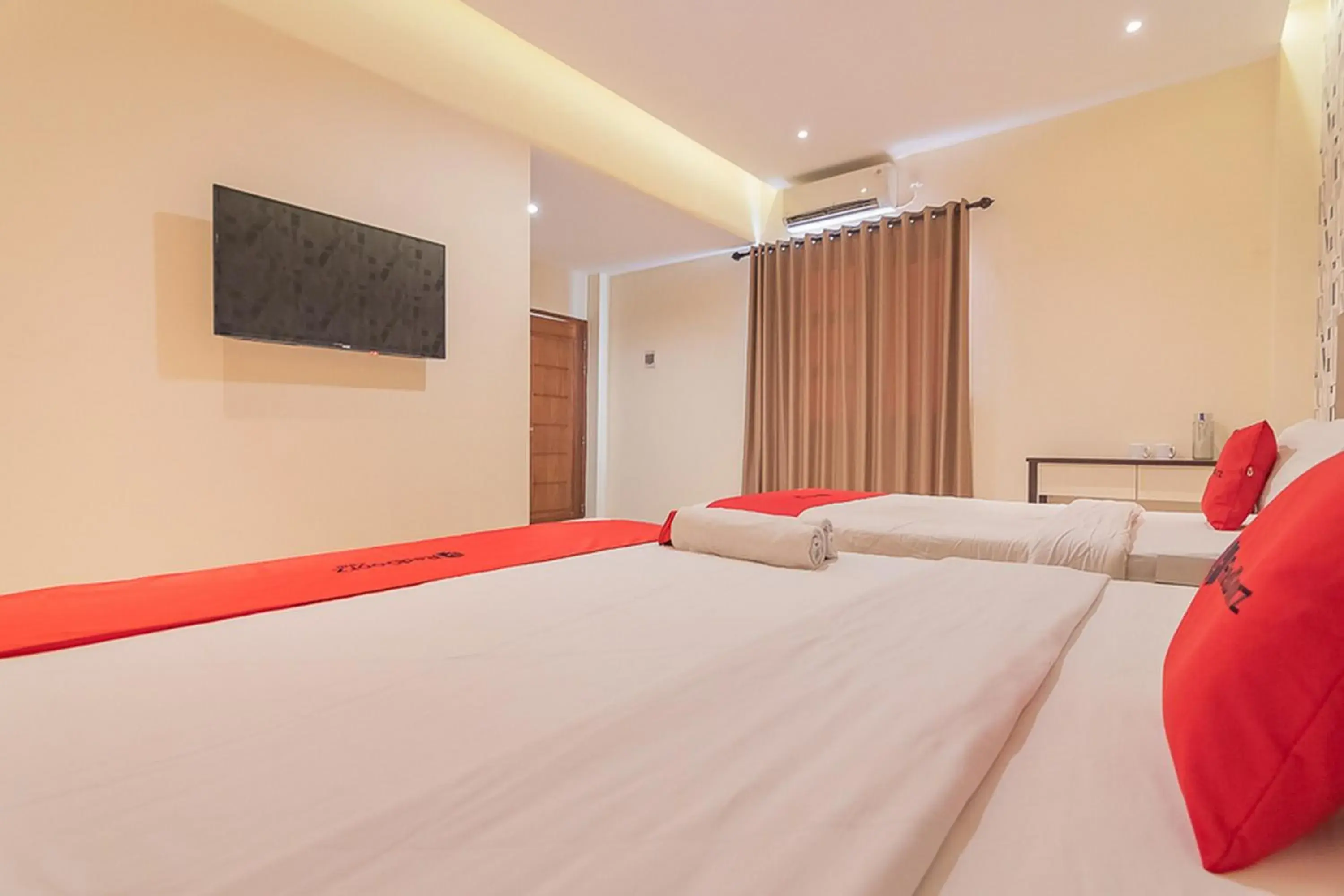 Bed in RedDoorz Plus @ Siradj Salman Samarinda Bed in RedDoorz Plus @ Siradj Salman Samarinda