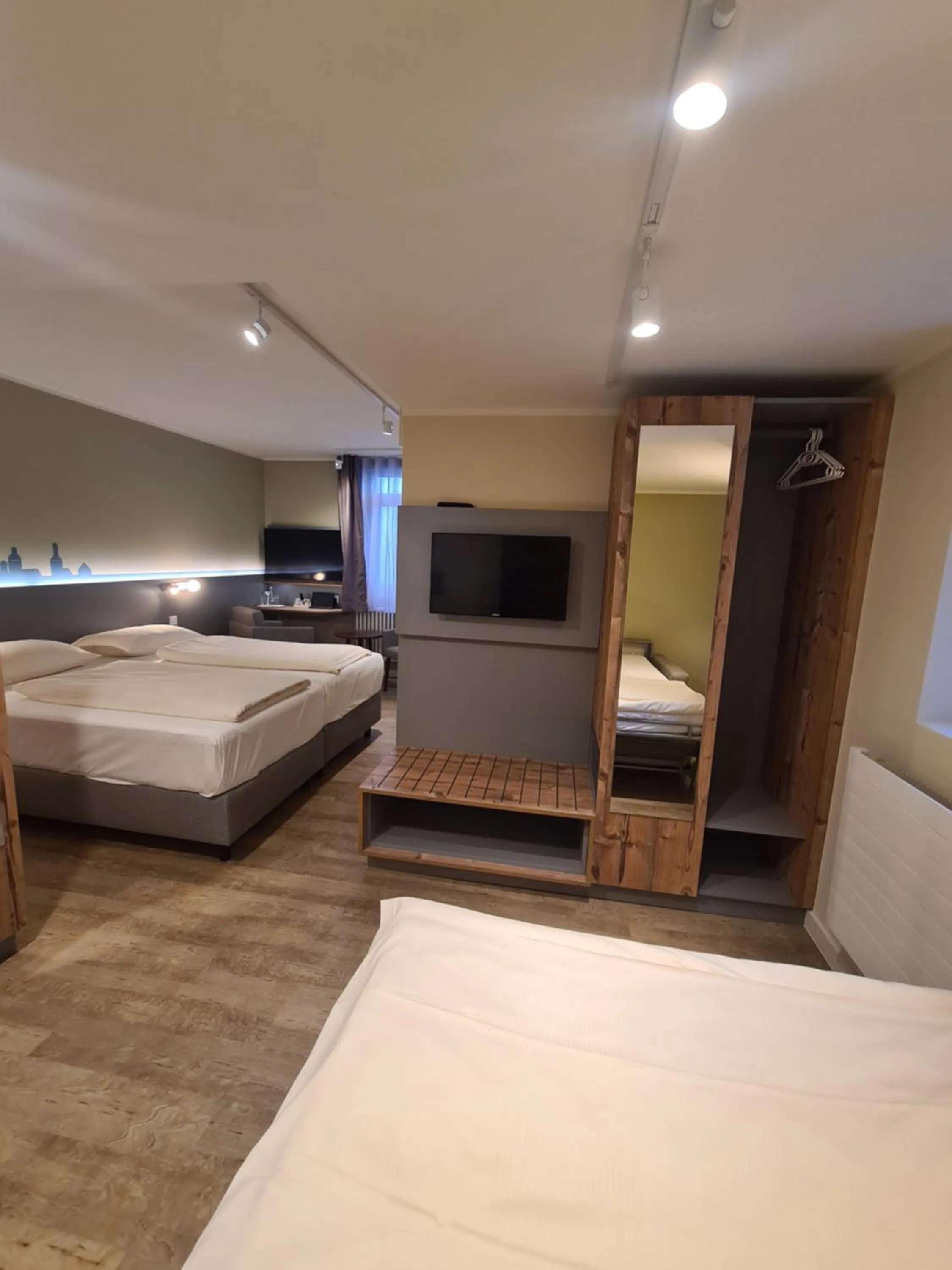 Bedroom, Bed in Stadthotel Engel