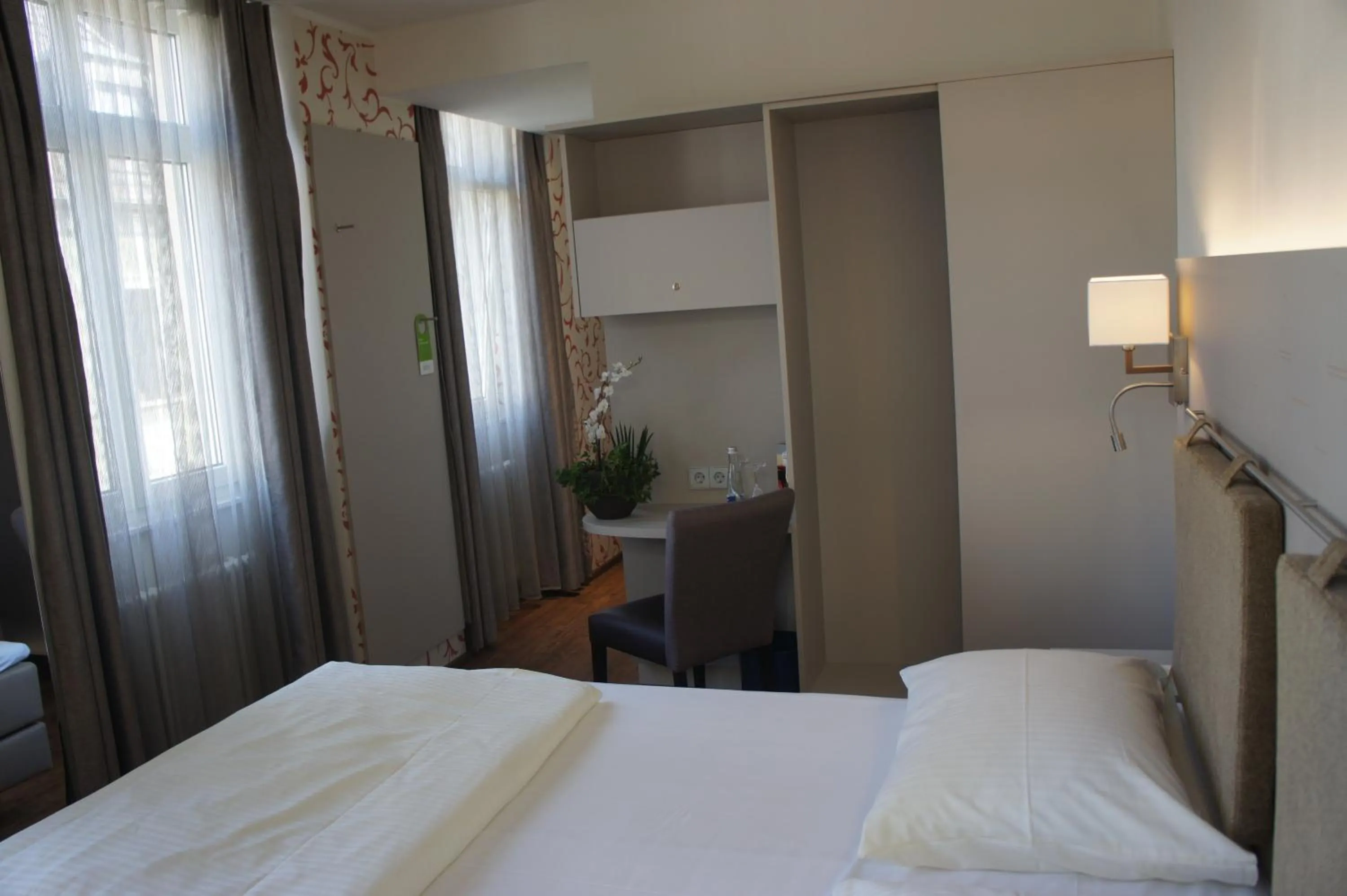 Photo of the whole room, Bed in Stadthotel Engel