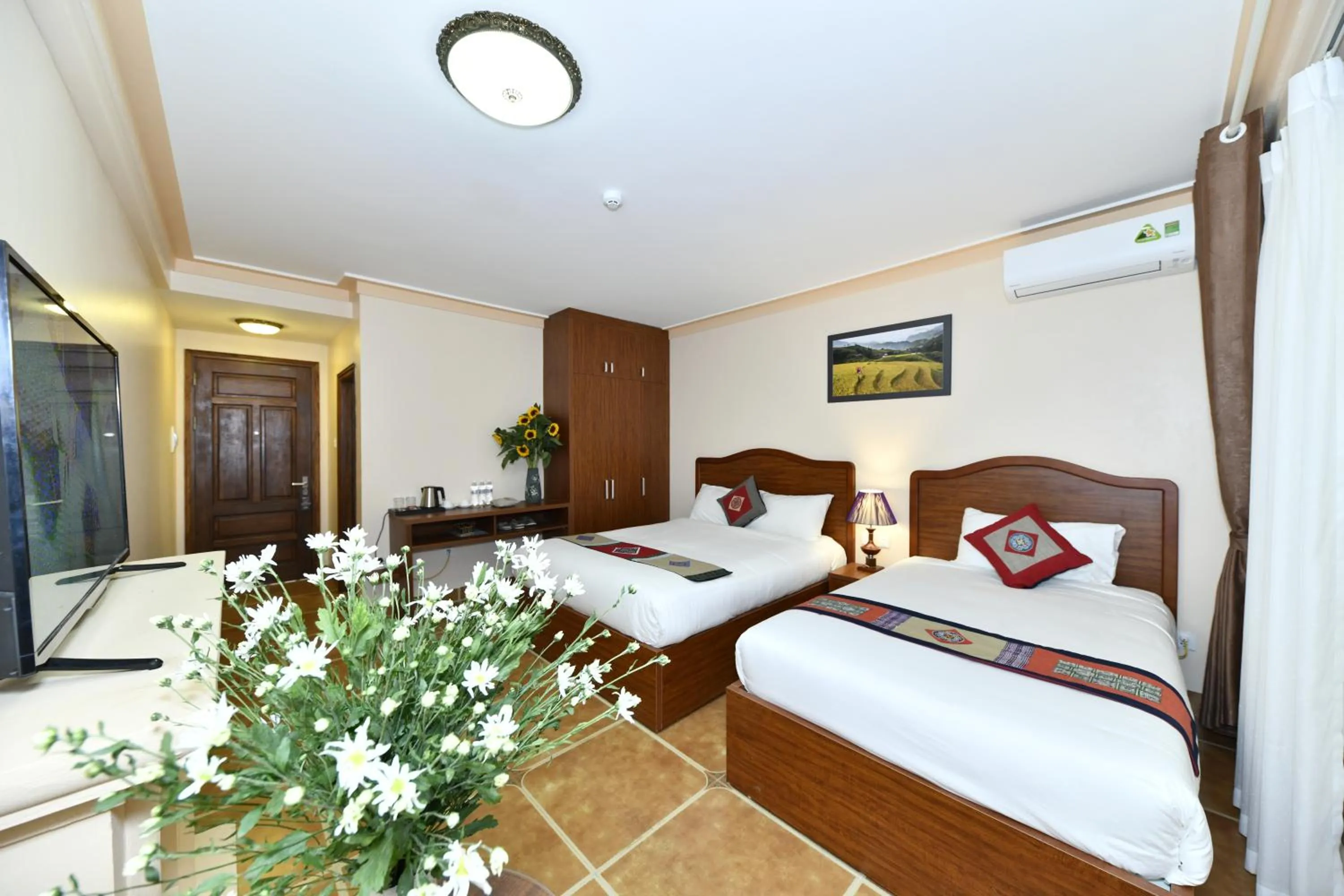 Patio, Bed in Sapa Symphony Hotel