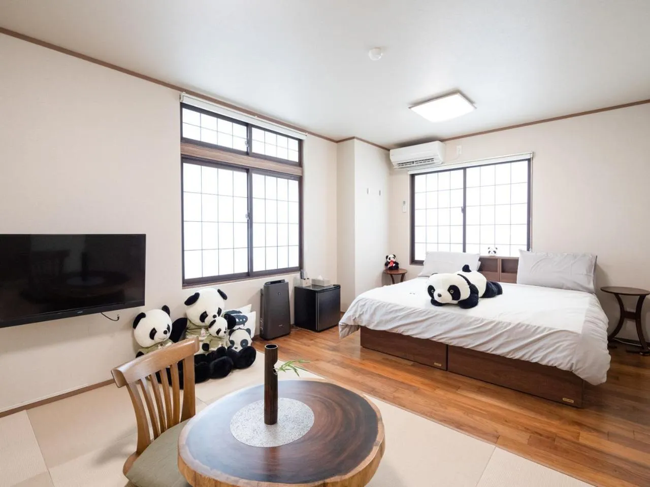 Bed in Shirahama no Yado Daigo