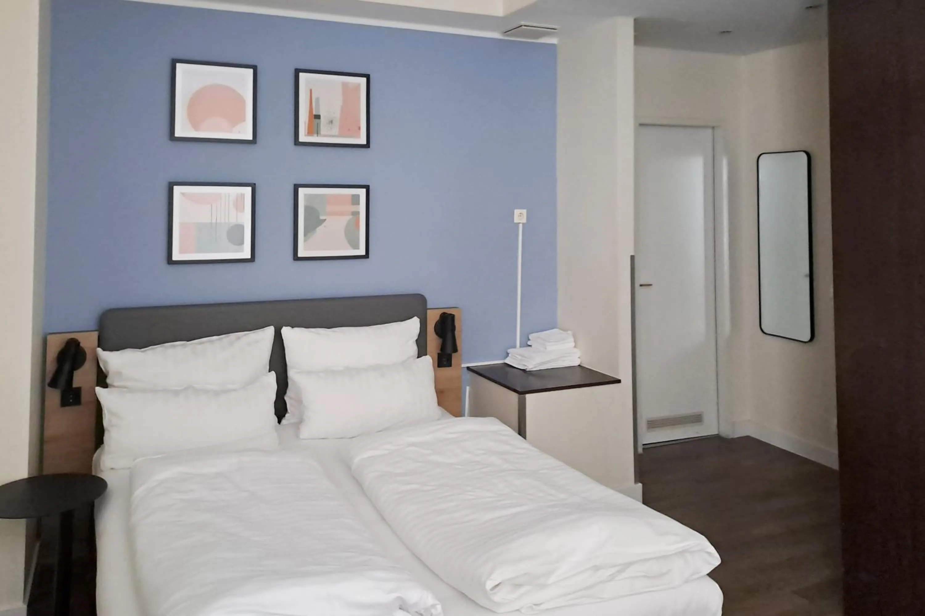 Photo of the whole room, Bed in Novum Hotel City B Berlin Centrum