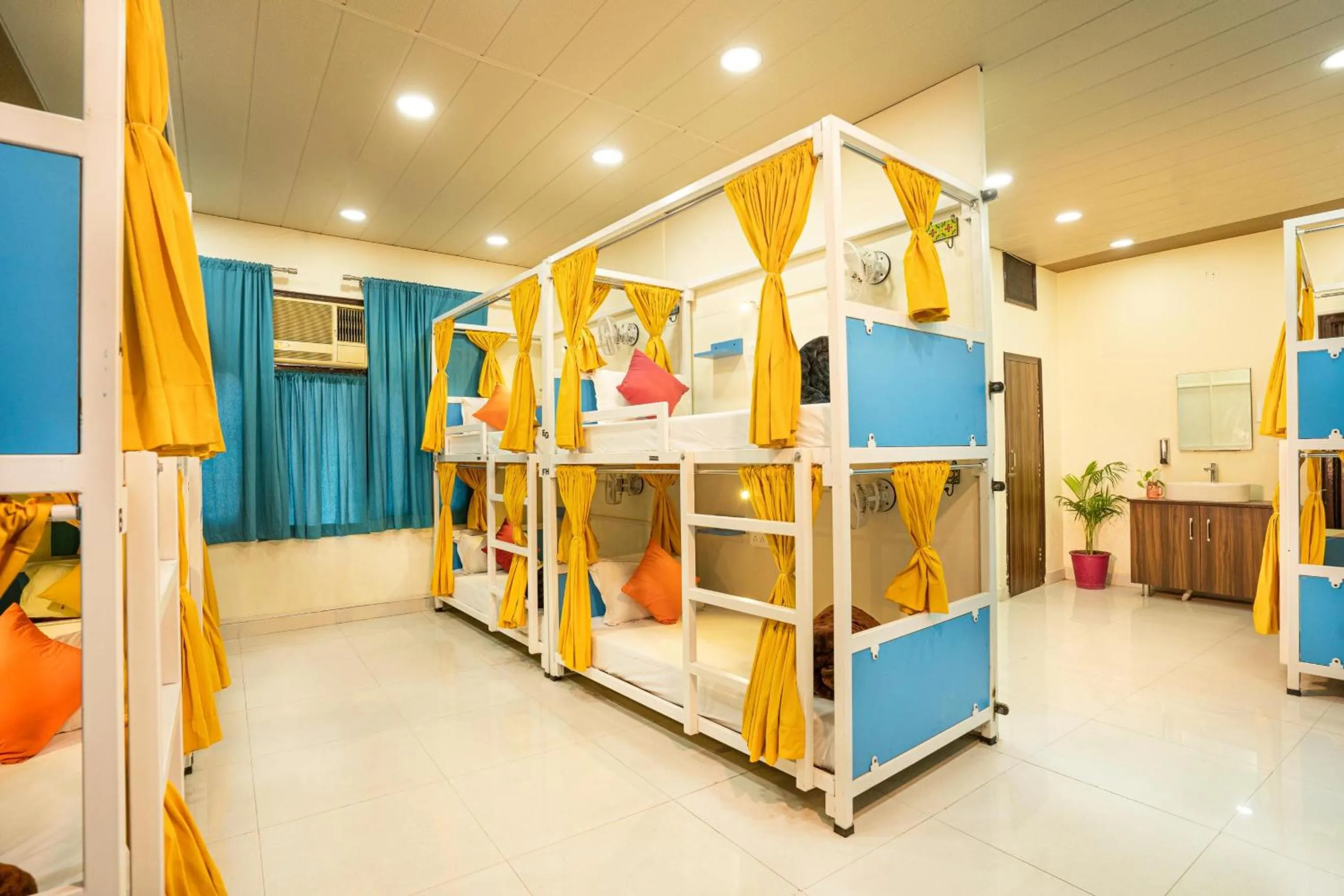 Bed in goSTOPS Amritsar, Chatiwind Gate