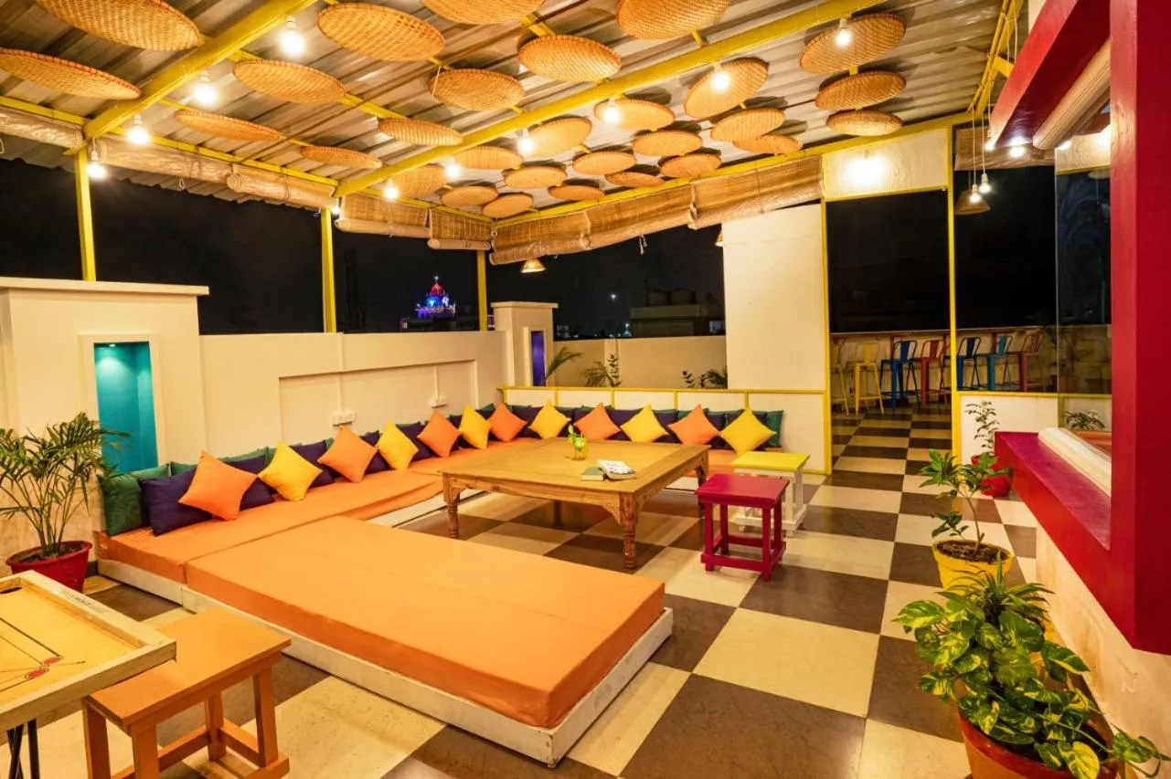 Seating area in goSTOPS Amritsar, Chatiwind Gate