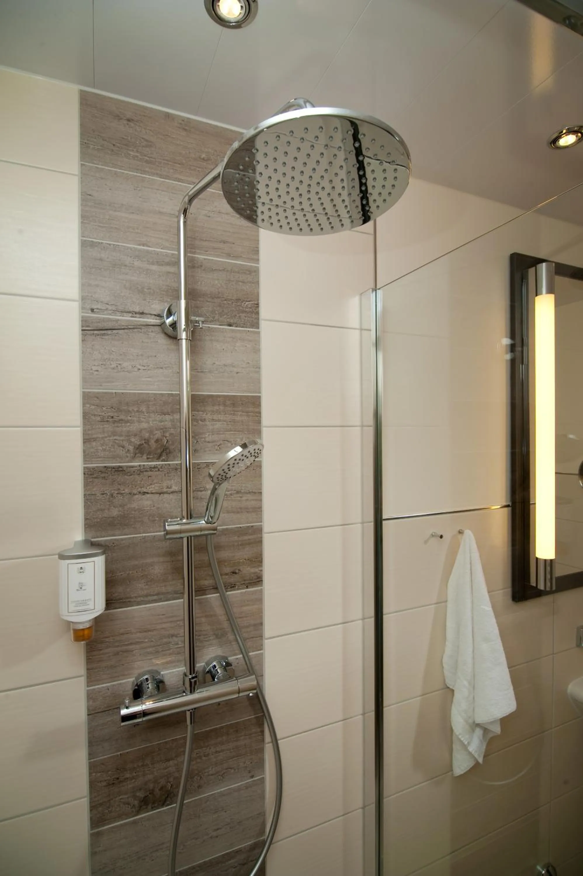 Shower in Hotel Restaurant Pollmanns