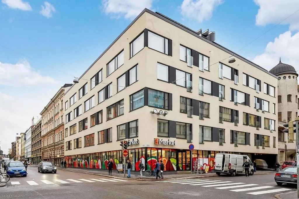 Sleek and Spacious 3 BR Apartment in City Centre