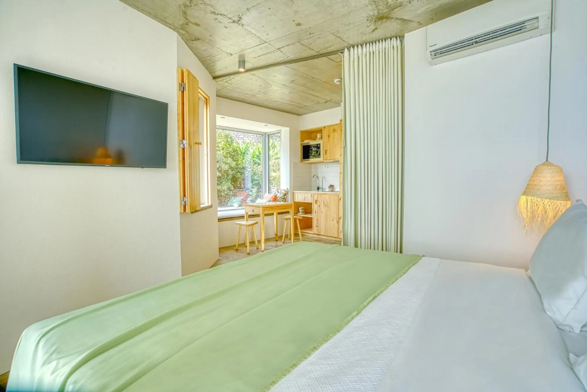 Bed in Socalco Nature Calheta