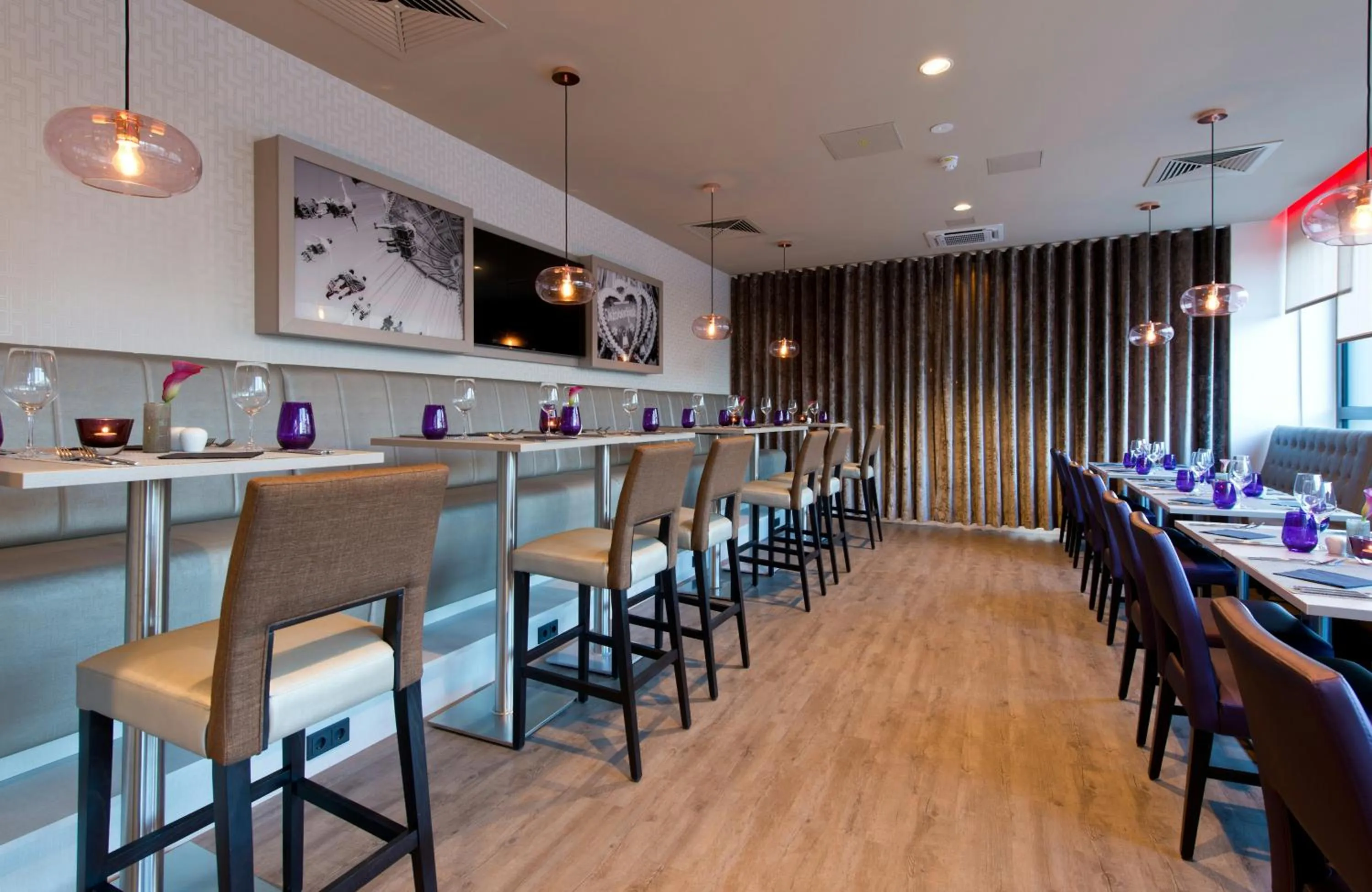 Restaurant/places to eat in Leonardo Hotel Munich City Olympiapark