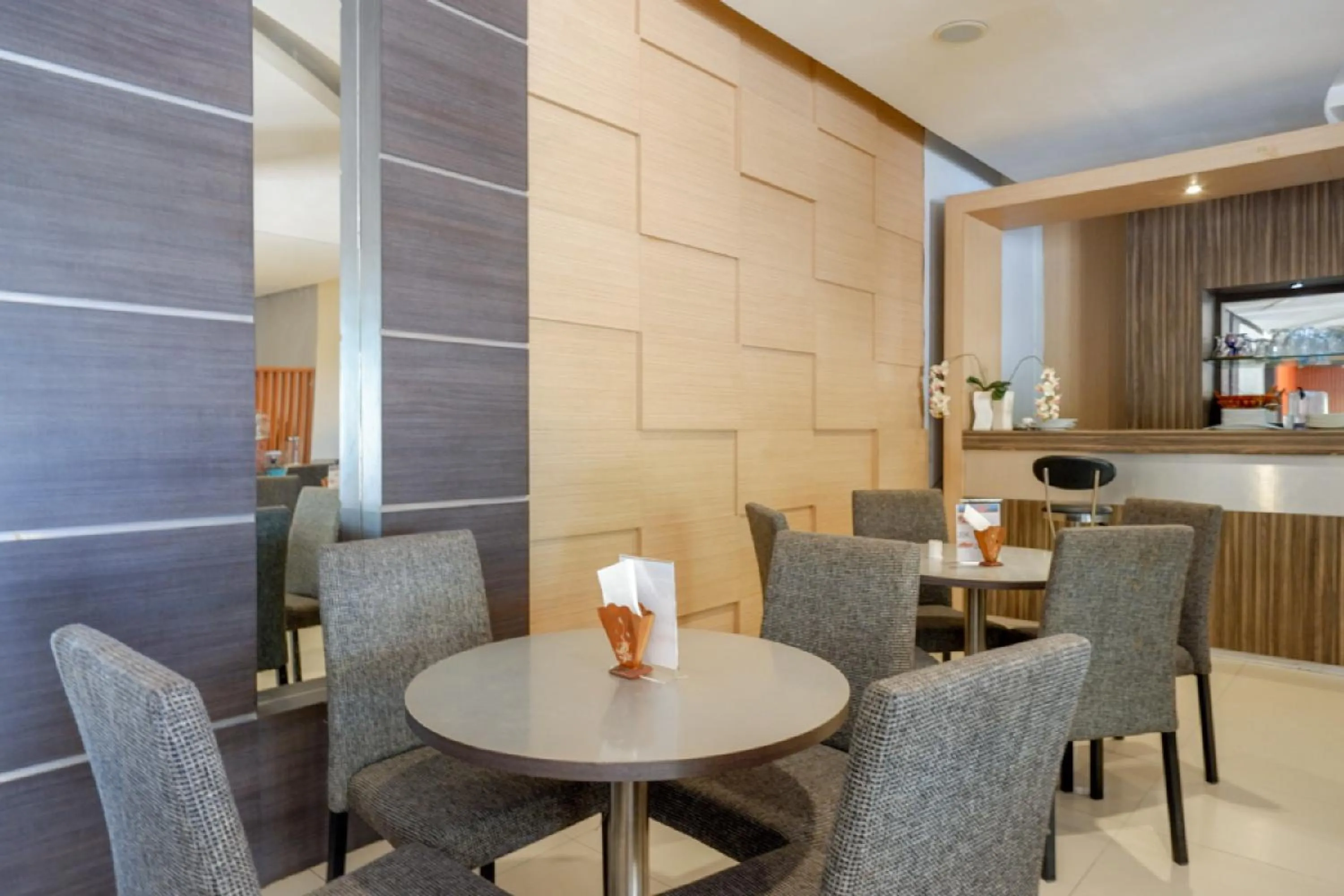 Seating area in RedDoorz Plus near Hotel Benua Kendari