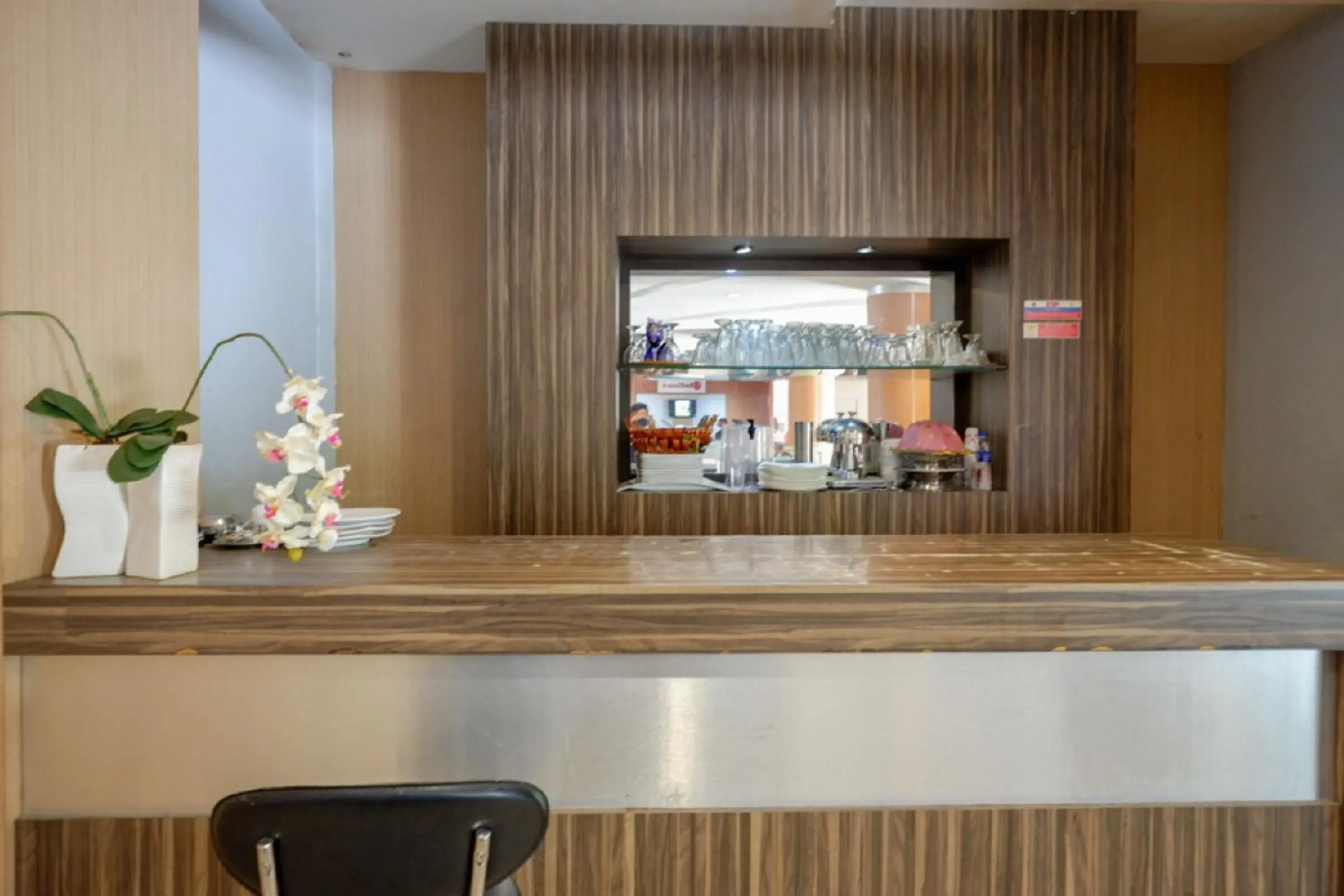 Lobby or reception in RedDoorz Plus near Hotel Benua Kendari Lobby or reception in RedDoorz Plus near Hotel Benua Kendari