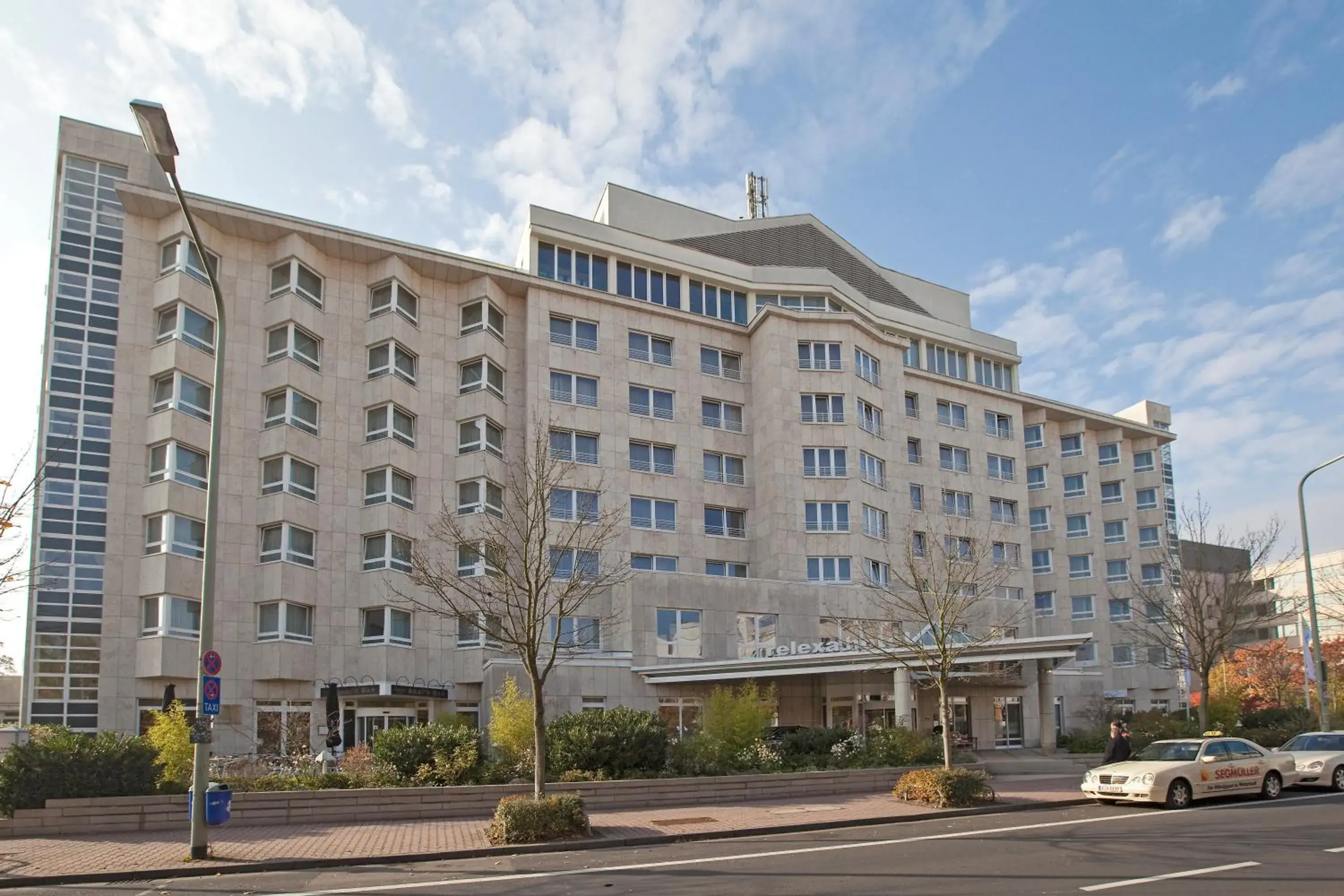 Property building in relexa Hotel Frankfurt am Main (Superior) Property building in relexa Hotel Frankfurt am Main (Superior)