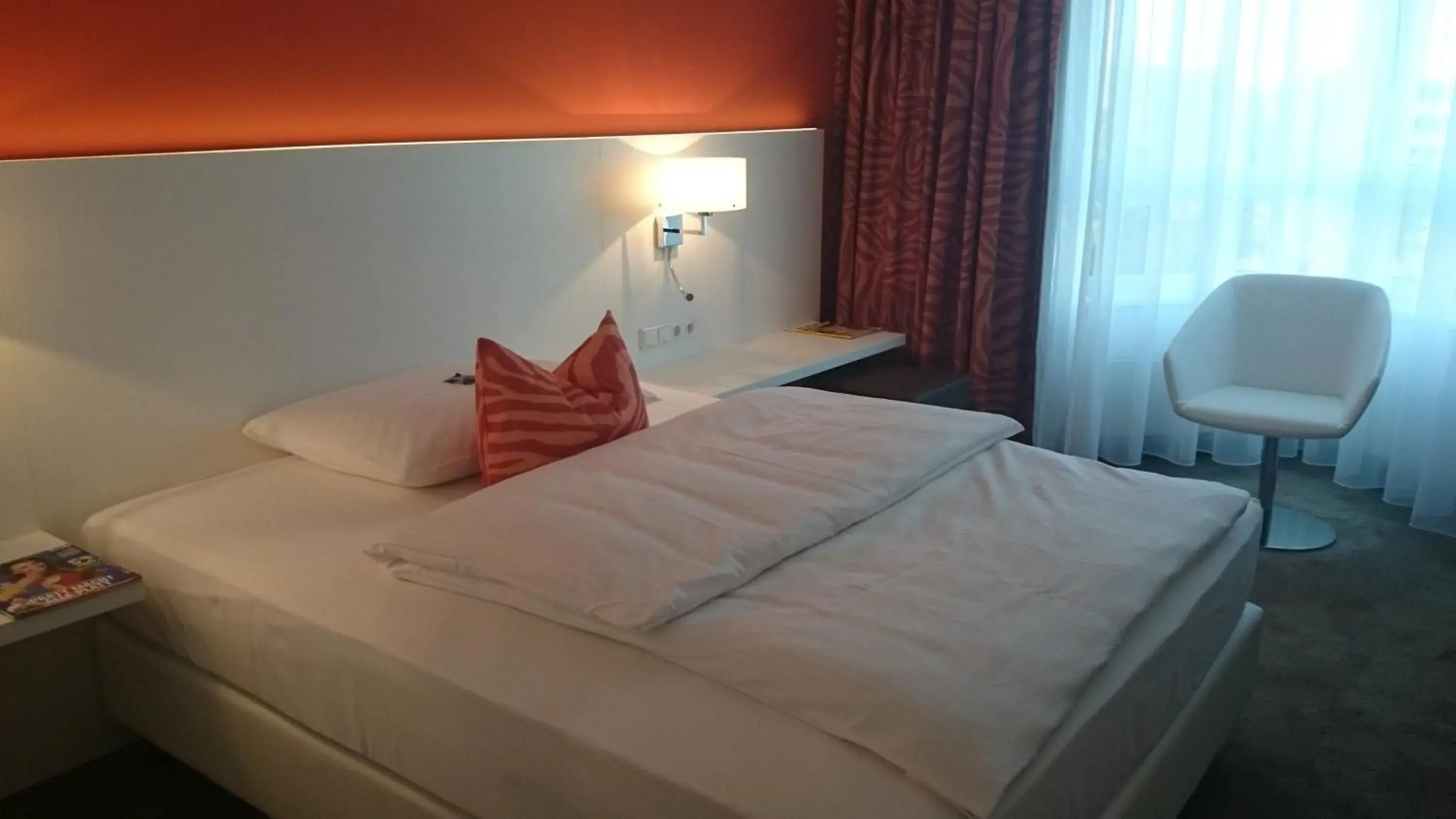 Photo of the whole room, Bed in relexa Hotel Frankfurt am Main (Superior) Photo of the whole room, Bed in relexa Hotel Frankfurt am Main (Superior)