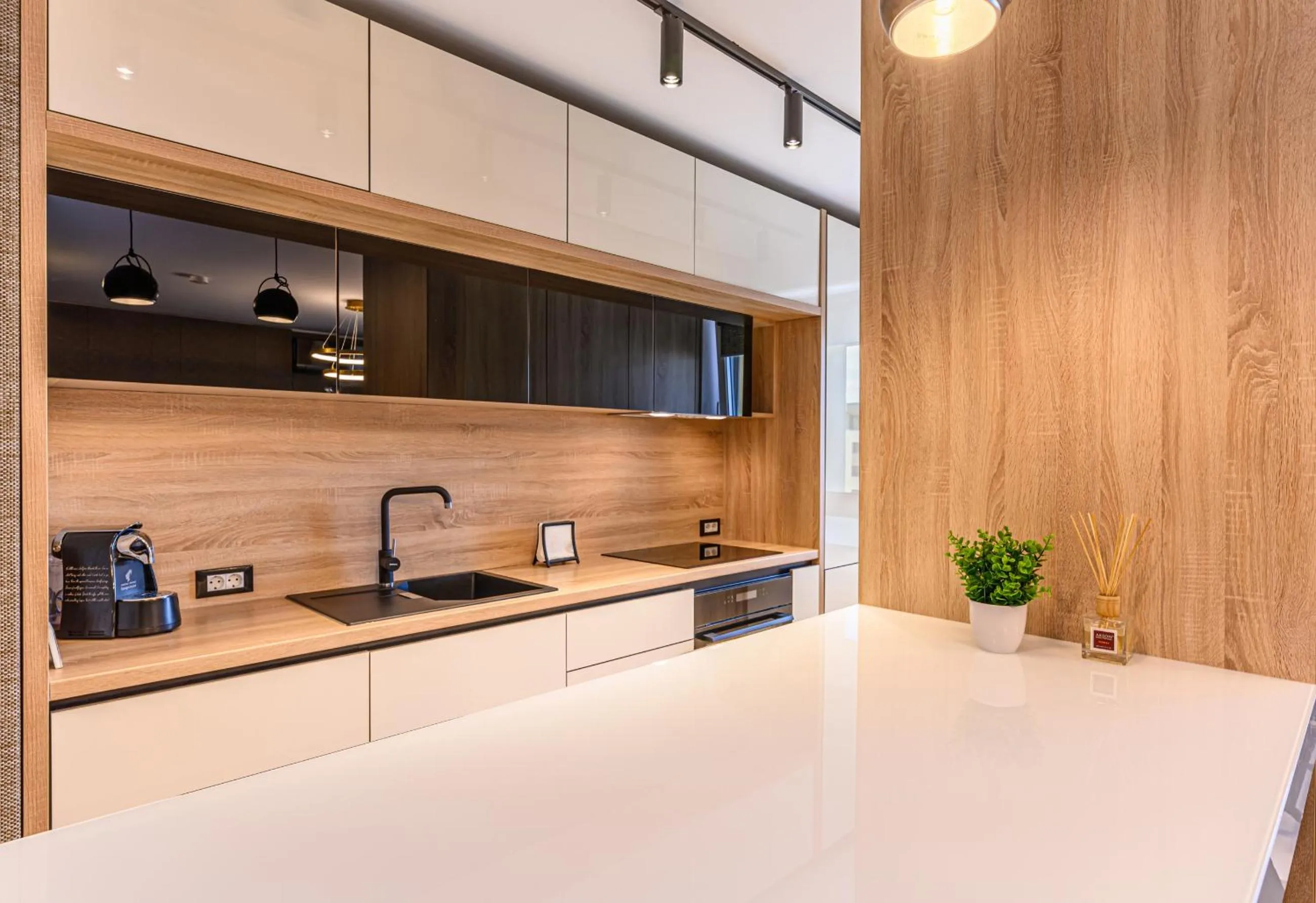 Coffee/tea facilities in Promenada Studios