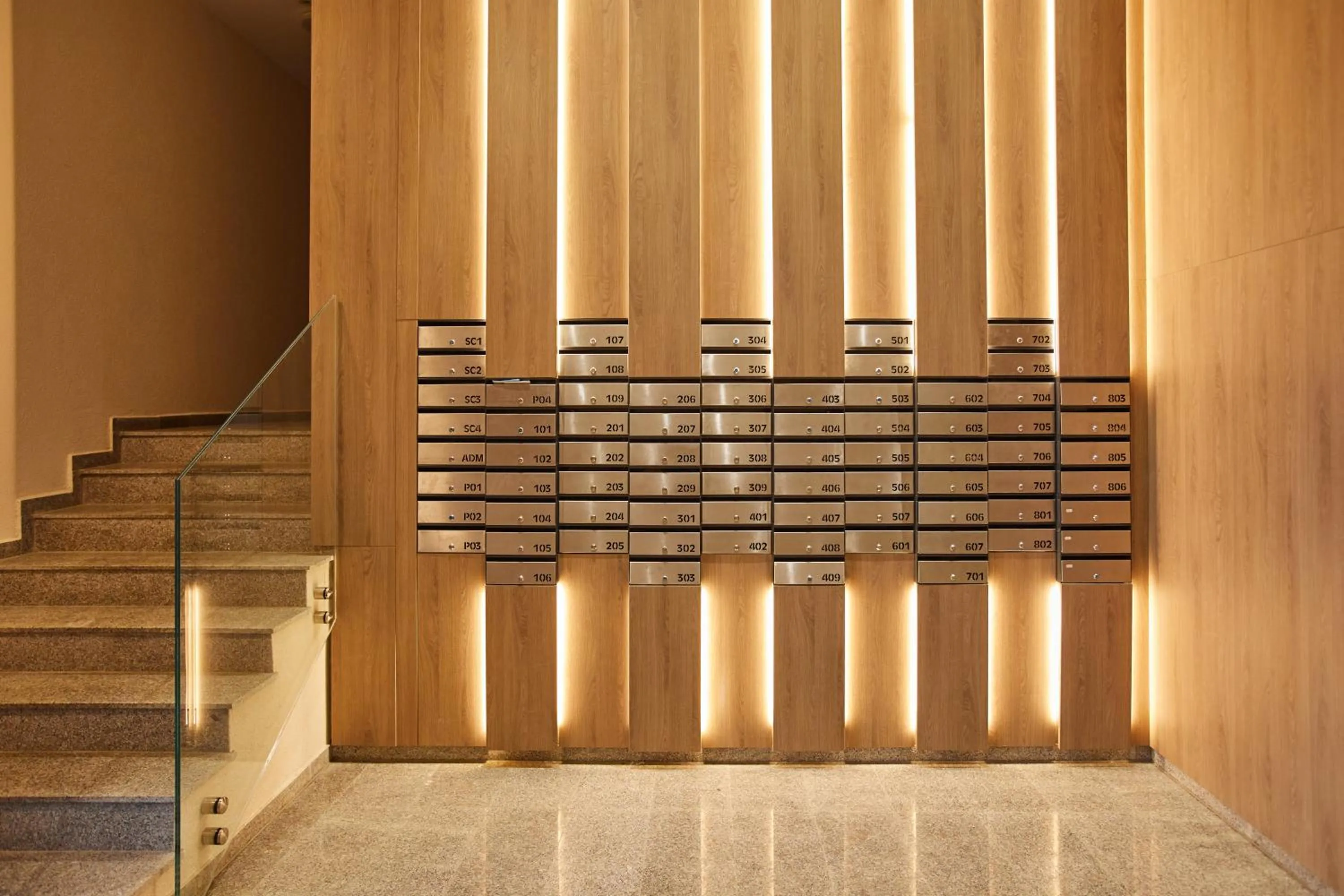 Property building in Promenada Studios