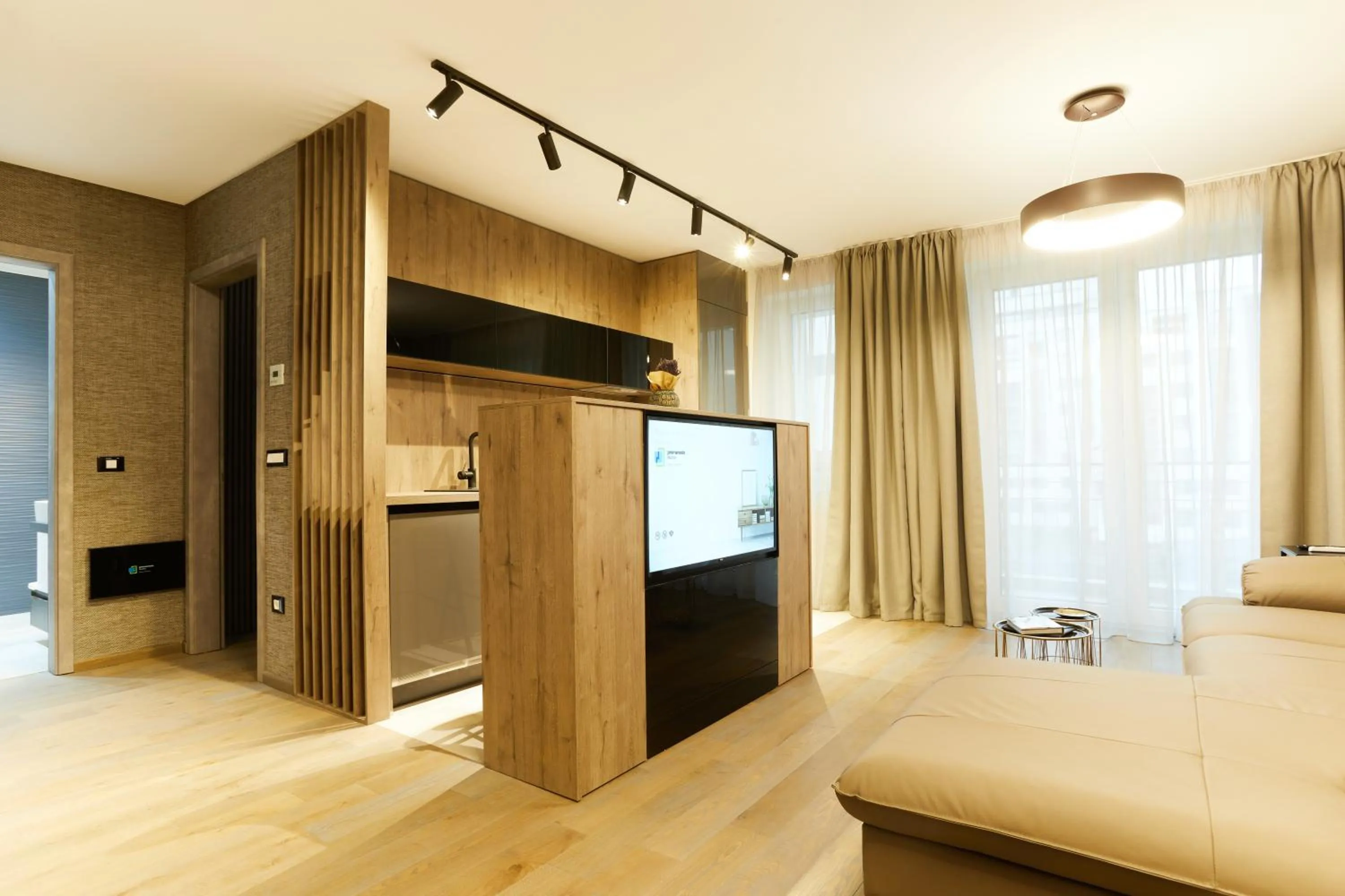 Communal lounge/ TV room in Promenada Studios