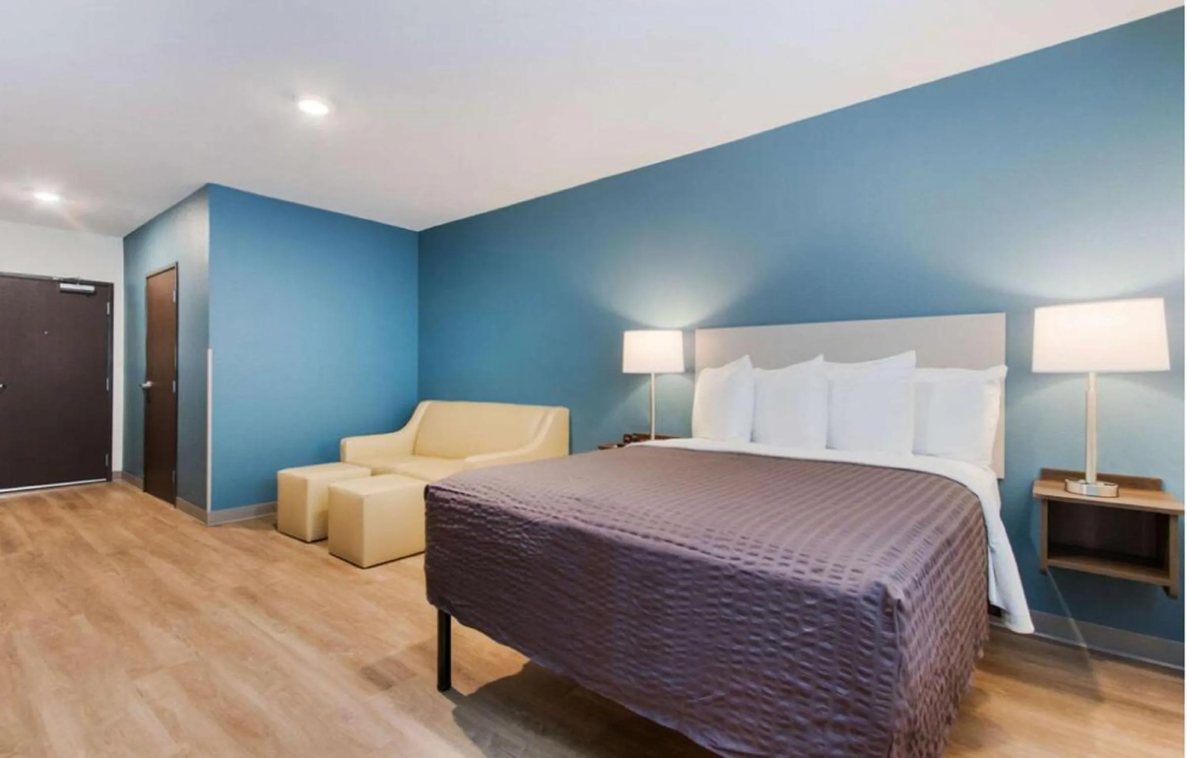 Photo of the whole room, Bed in WoodSpring Suites Allentown